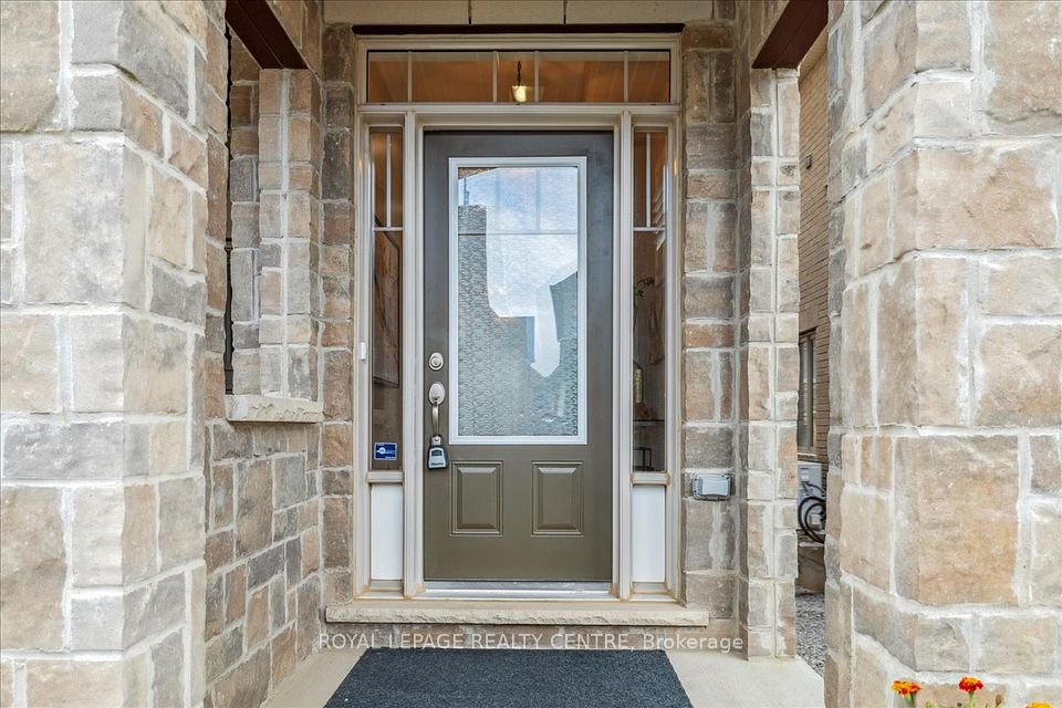 3946 Leonardo Street, Burlington, ON L7M 0Z8