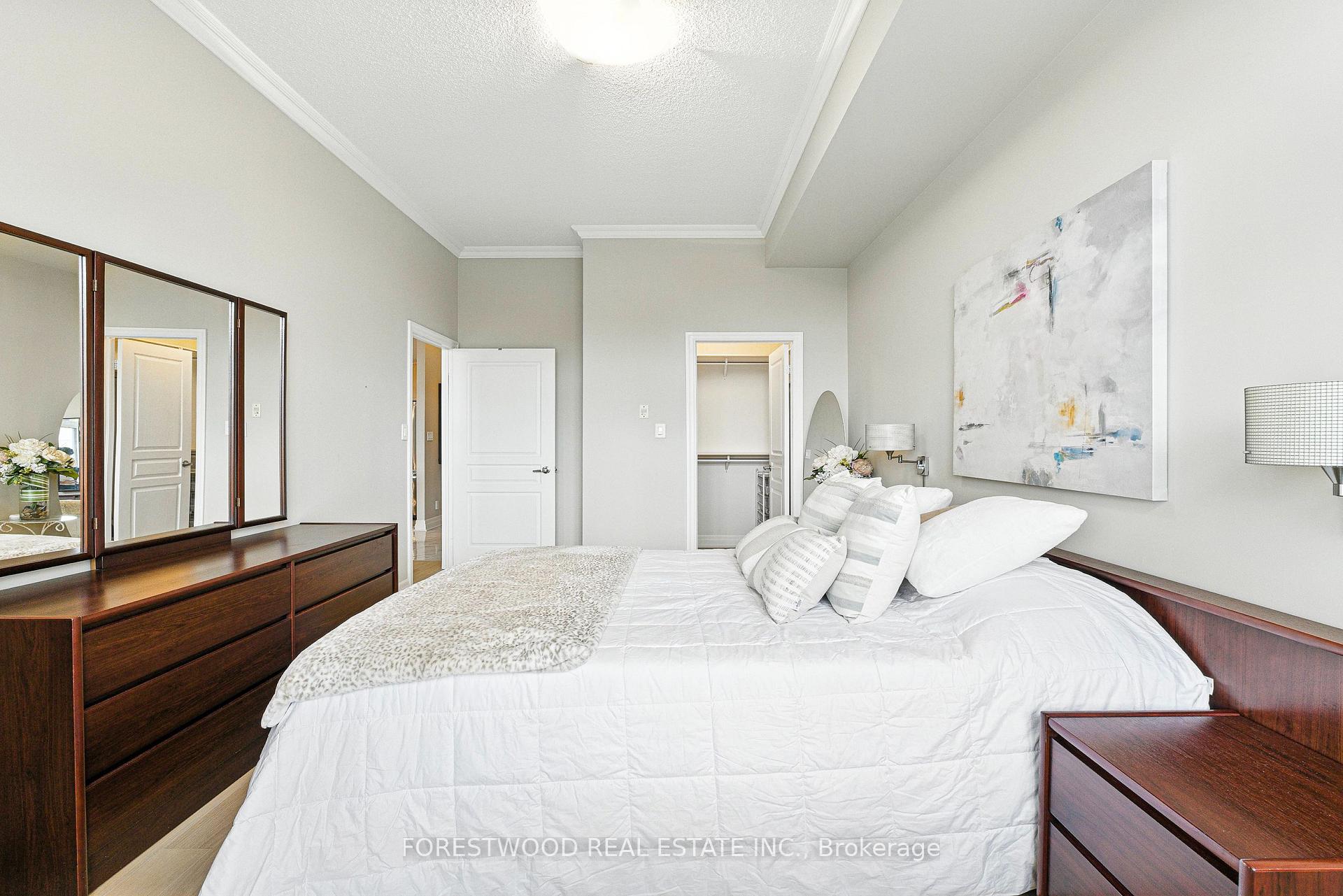 2 Bedrooms Condo at 80 Port, Mississauga For sale