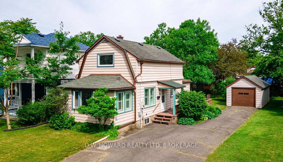 692 Lakeshore