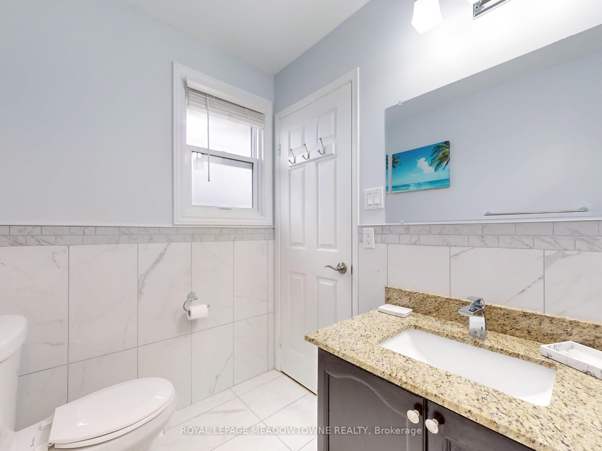 152 Essling Avenue, Hamilton, ON L9B 2H9