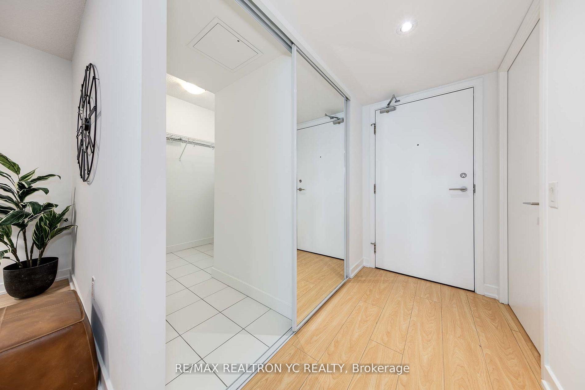 2 Bedrooms Condo at 121 Mcmahon, Toronto For sale