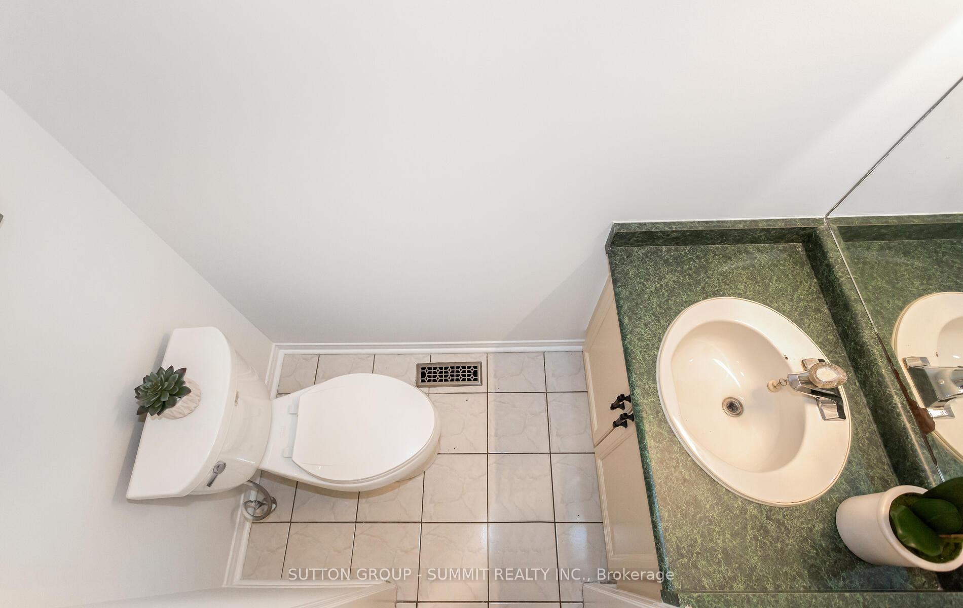 3 Bedrooms Condo at 550 Steddick, Mississauga For sale