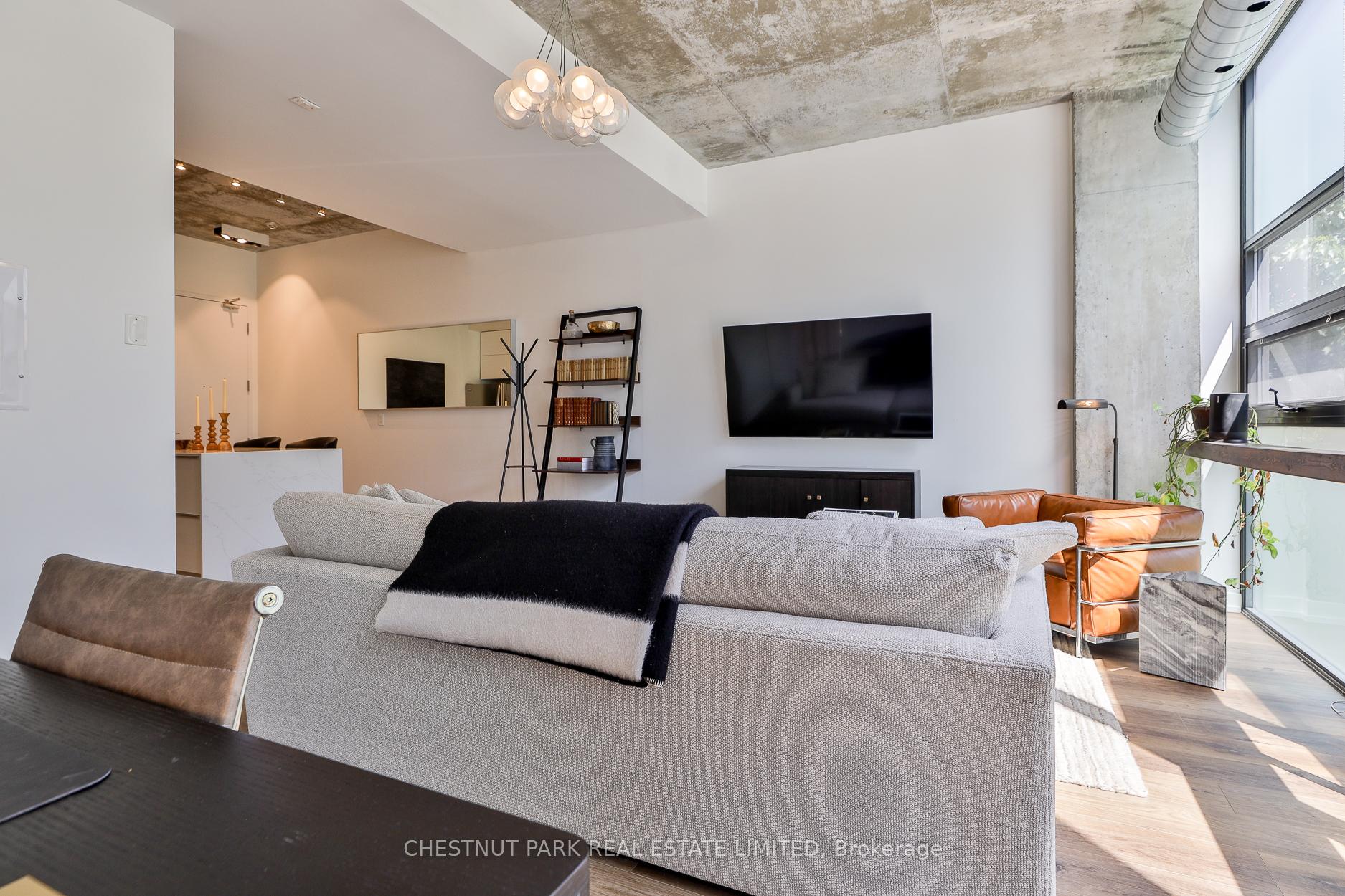 1 Bedroom Condo at 60 Bathurst, Toronto For sale