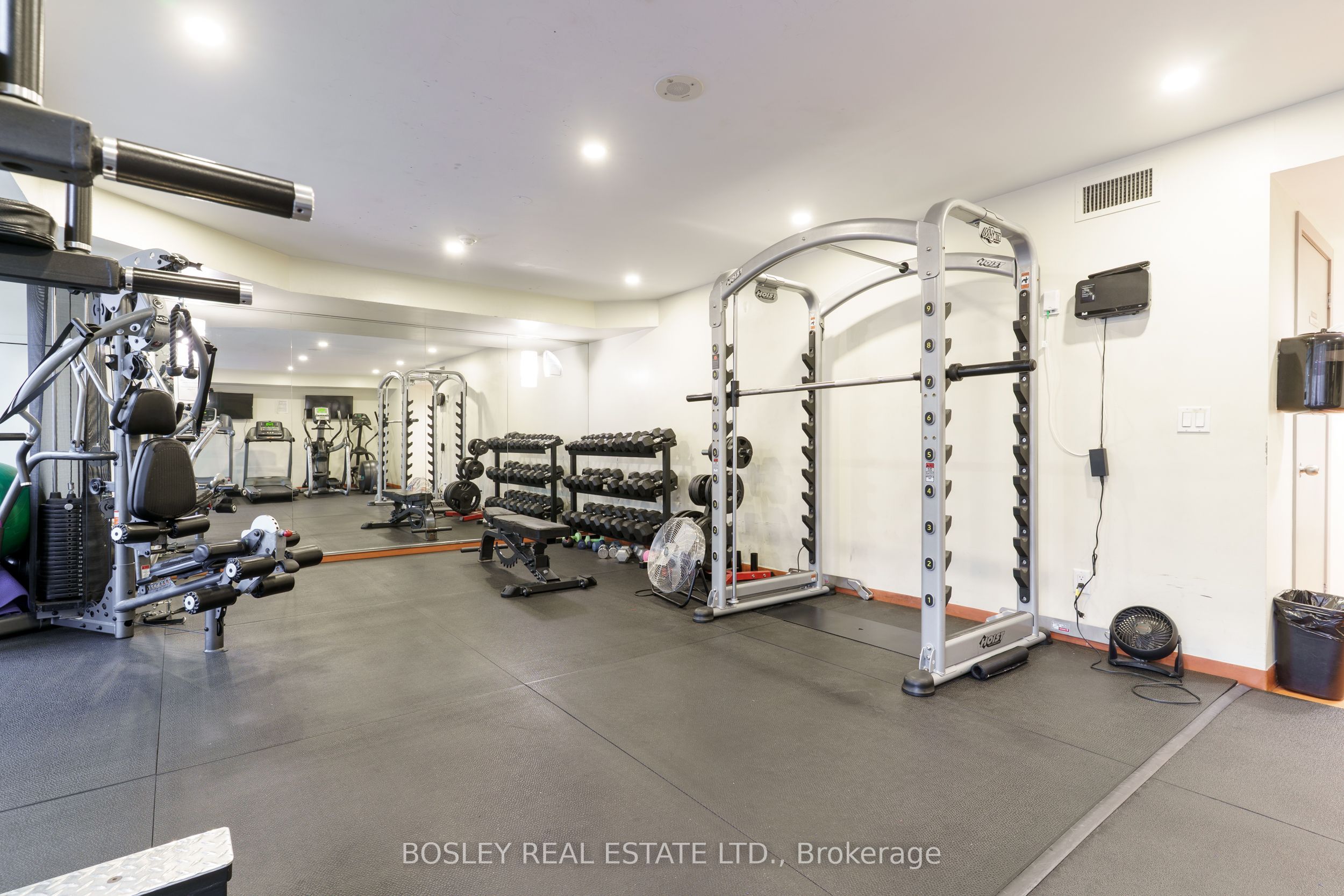 255 Richmond Street E, #818
