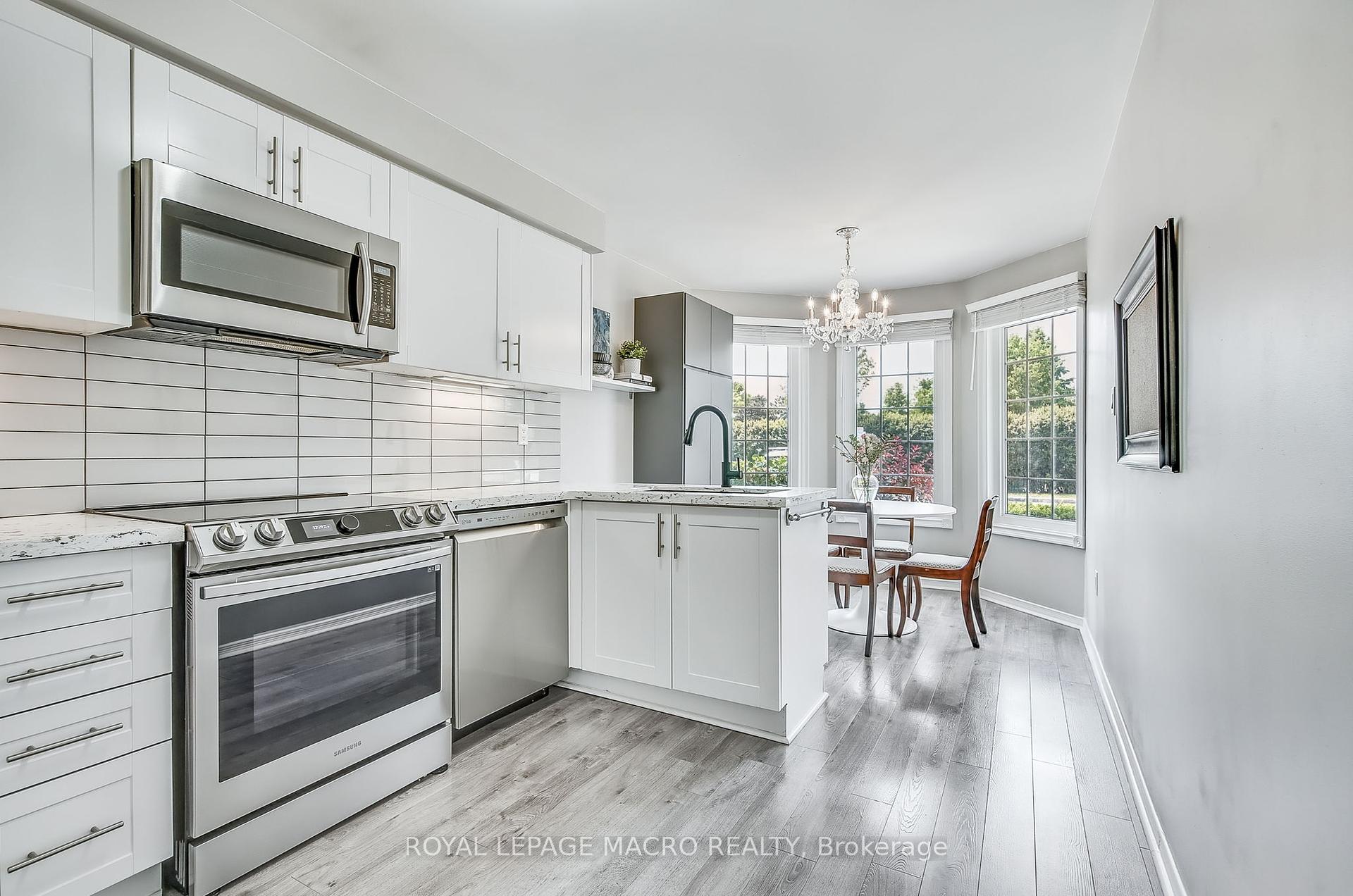 4 Bedrooms Condo at 2055 Walkers, Burlington For sale