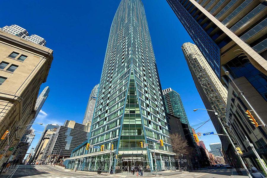 2 Bedrooms Condo at 8 The Esplanade, Toronto For sale