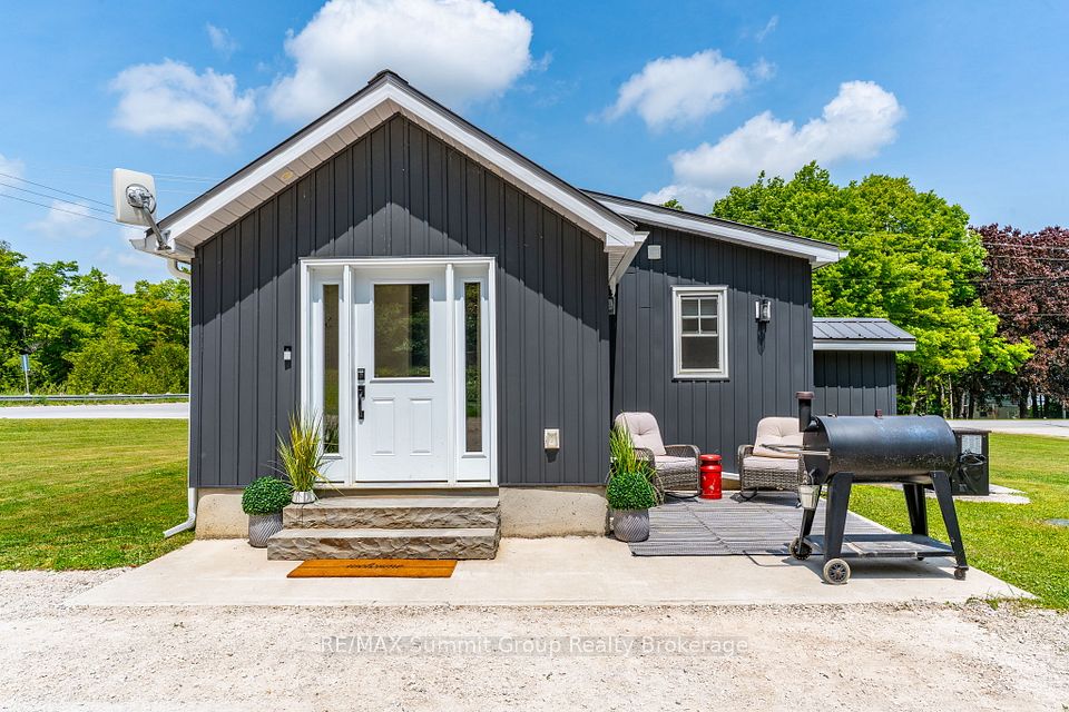 494255 Grey Road 2
