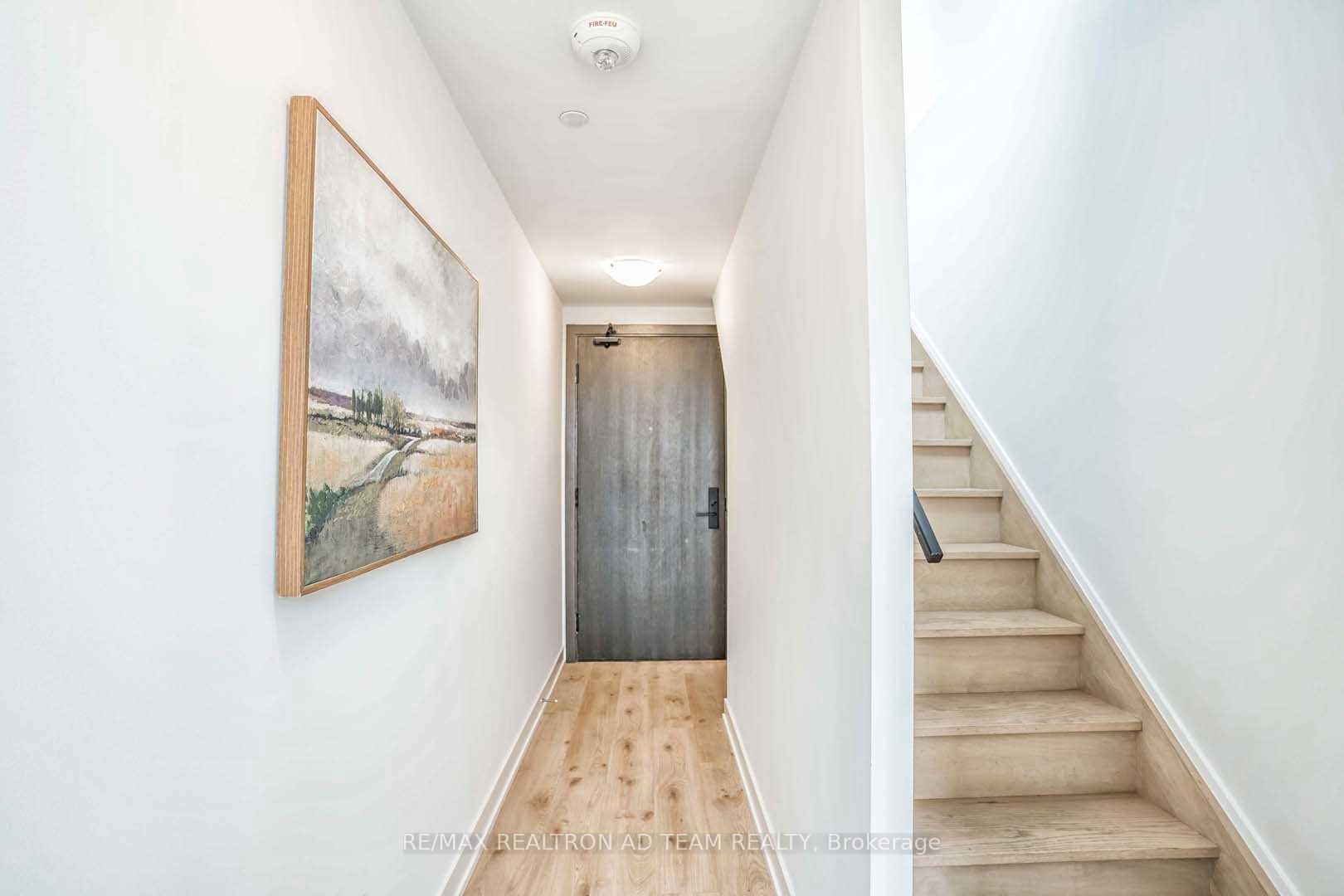 3 Bedrooms Condo at 2799 Kingston,  Toronto For sale