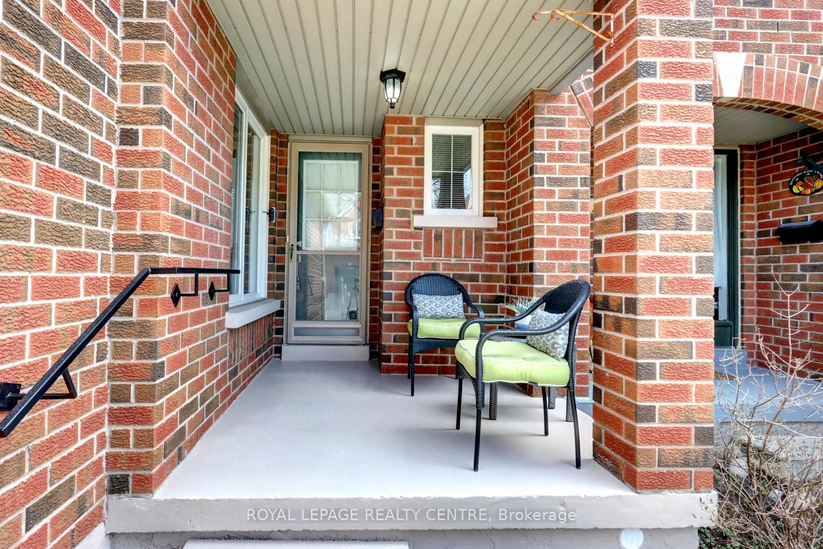 3 Bedrooms Condo at 5230 Glen Erin, Mississauga For sale