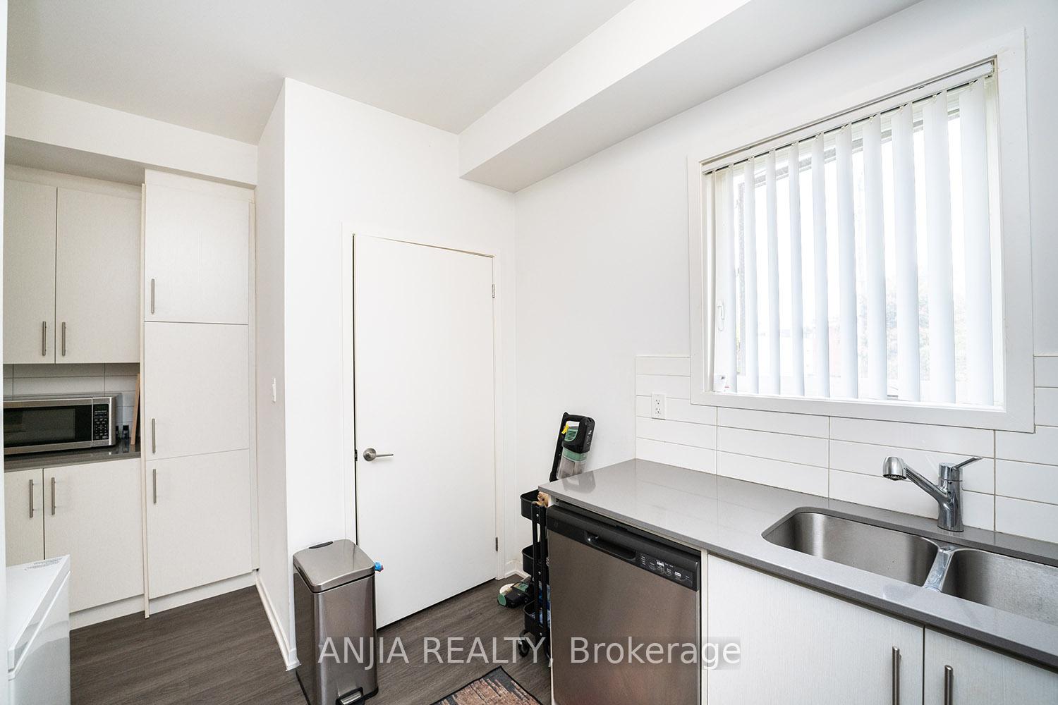 2 Bedrooms Condo at 235 Birmingham, Toronto For sale