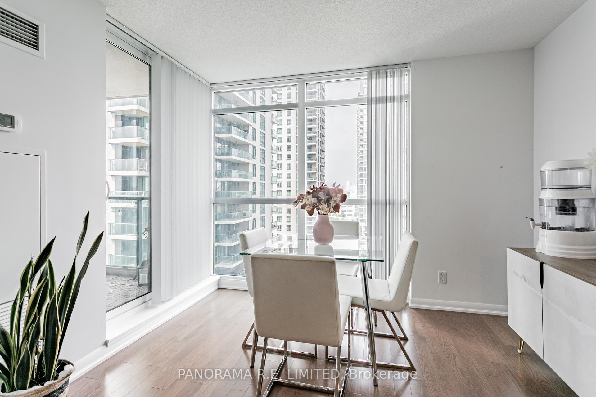 2 Bedrooms Condo at 205 Sherway Gardens, Toronto For sale