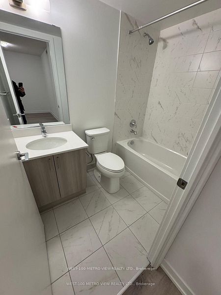 556 Marlee Avenue, #412