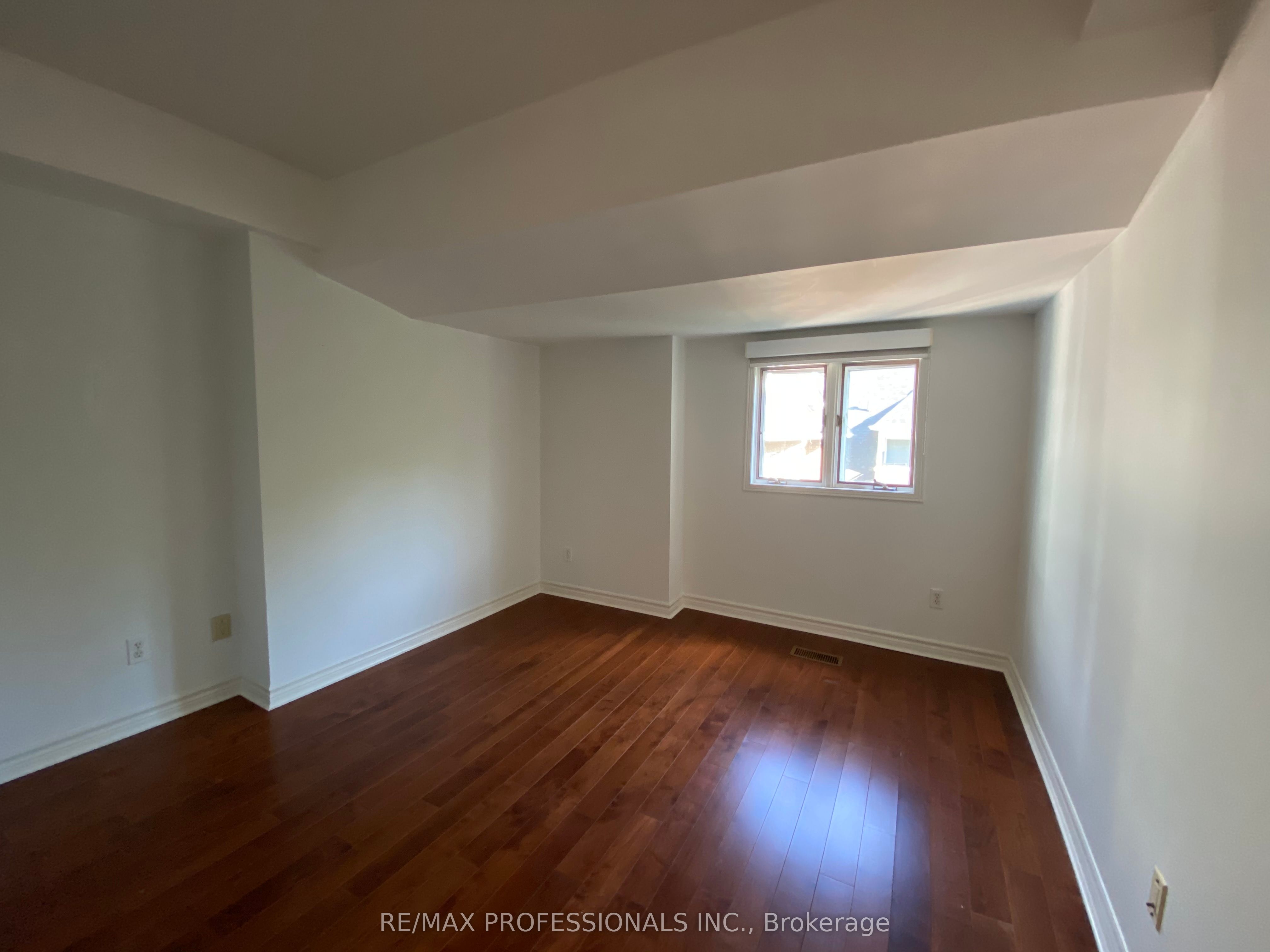 217 St George Street, #14