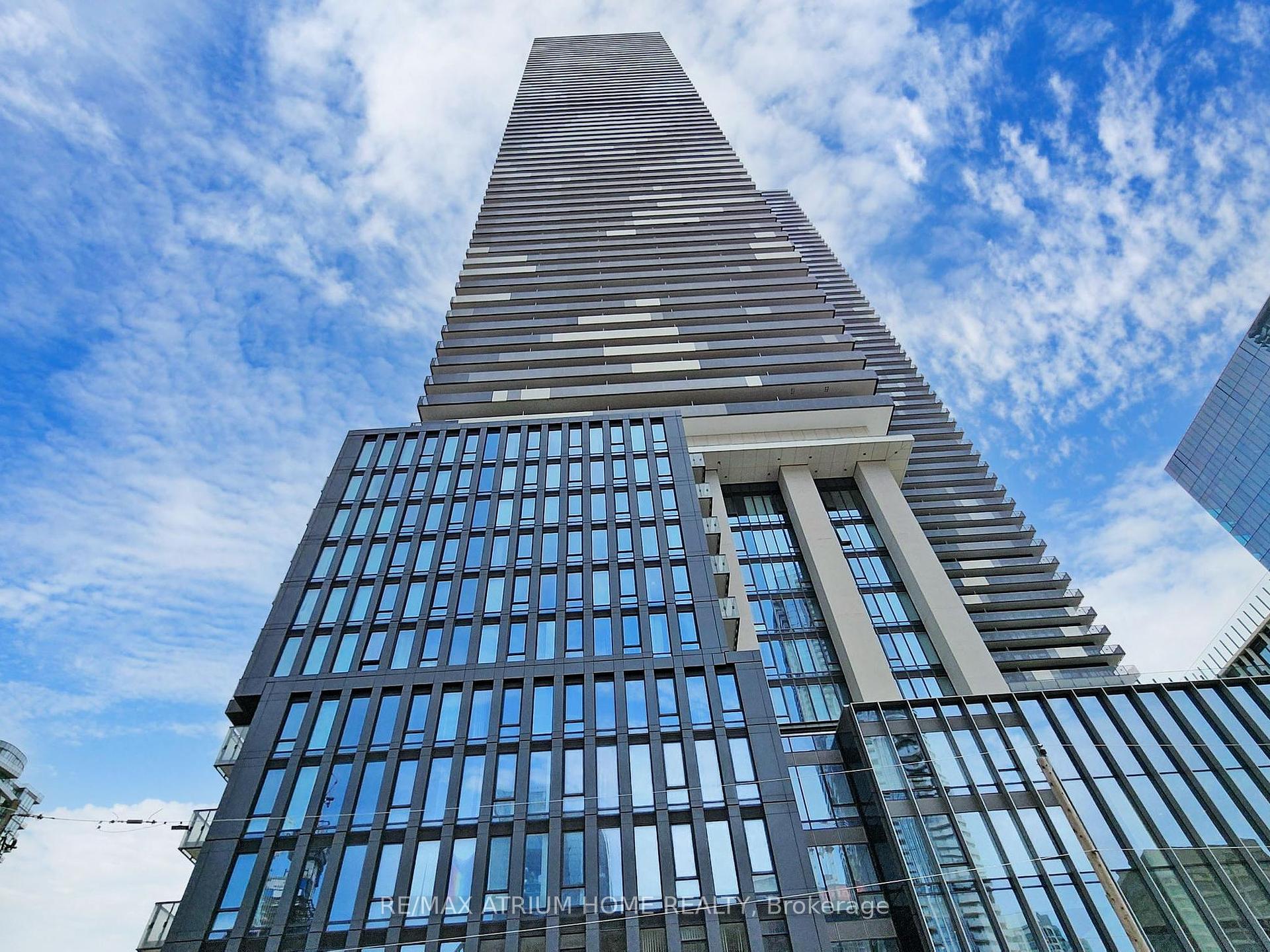 2 Bedrooms Condo at 55 Cooper, Toronto For sale