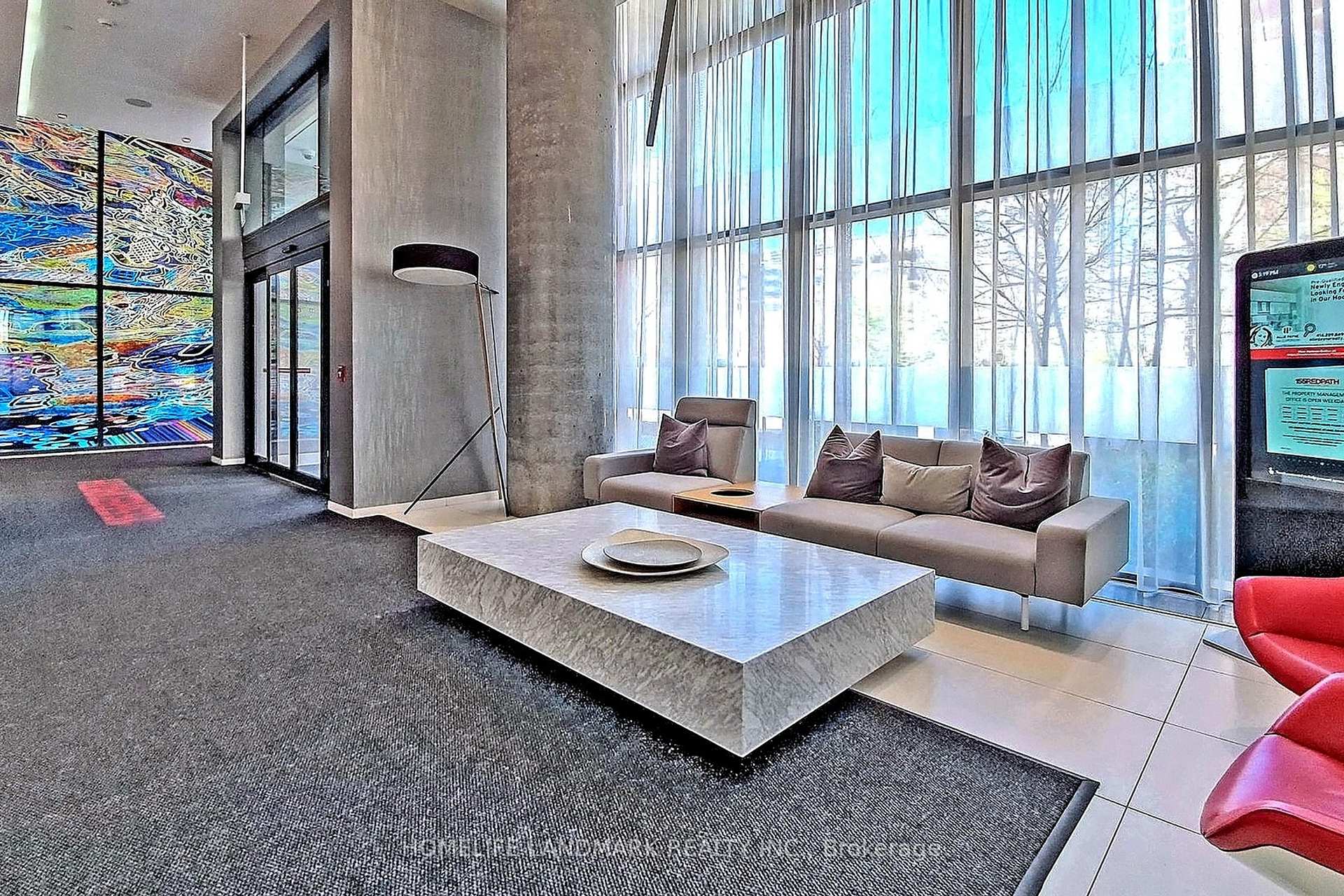 2 Bedrooms Condo at 185 Roehampton, Toronto For sale