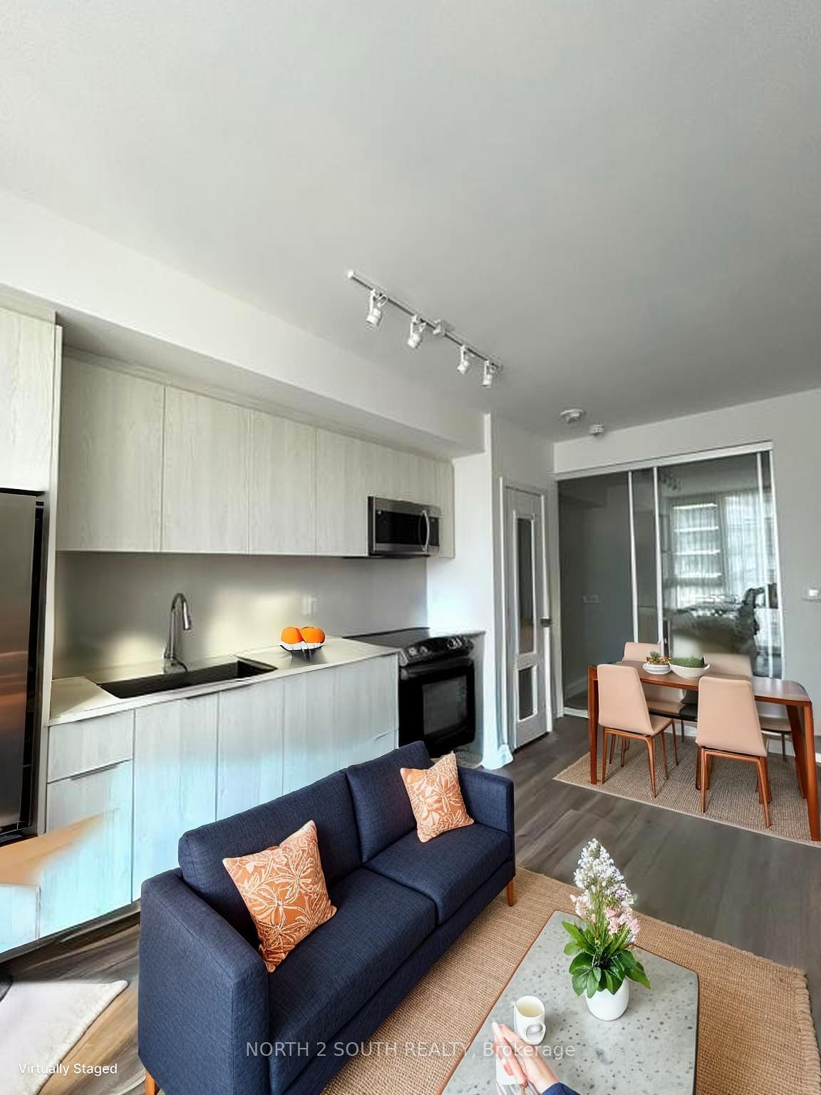 2 Bedrooms Condo at 357 King,  Toronto For sale