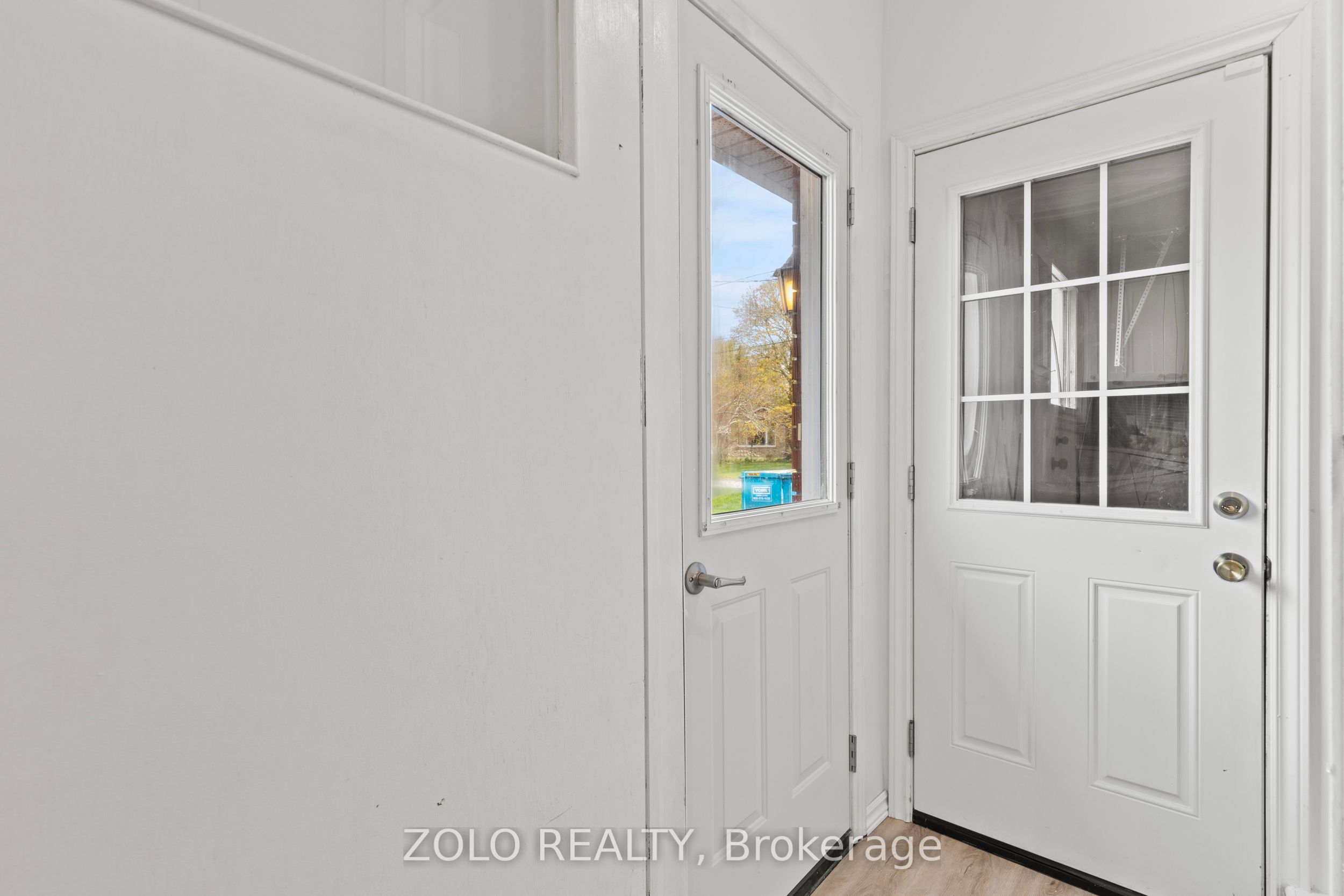 215 Mackenzie Crescent