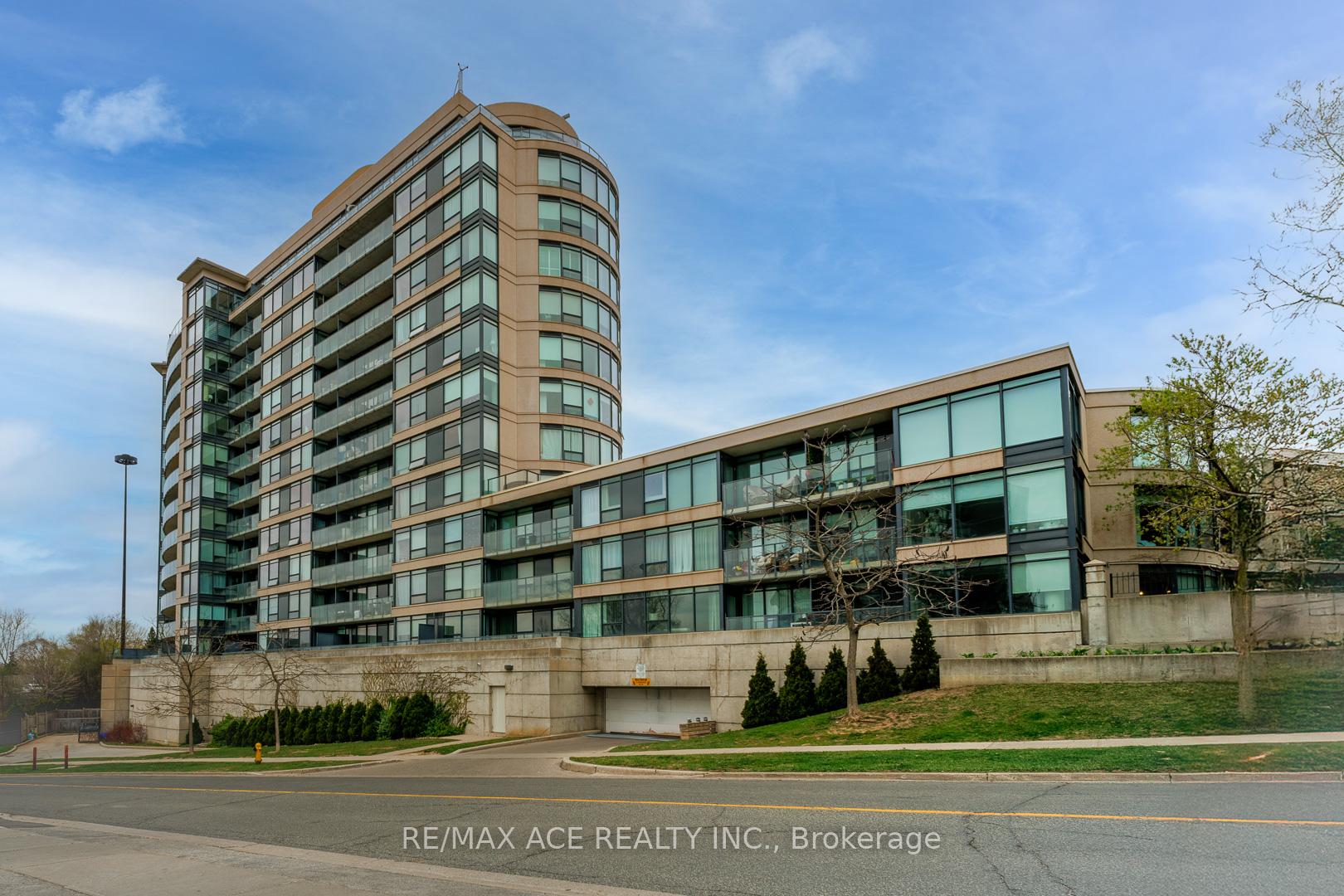 2 Bedrooms Condo at 18 Valley Woods, Toronto For sale