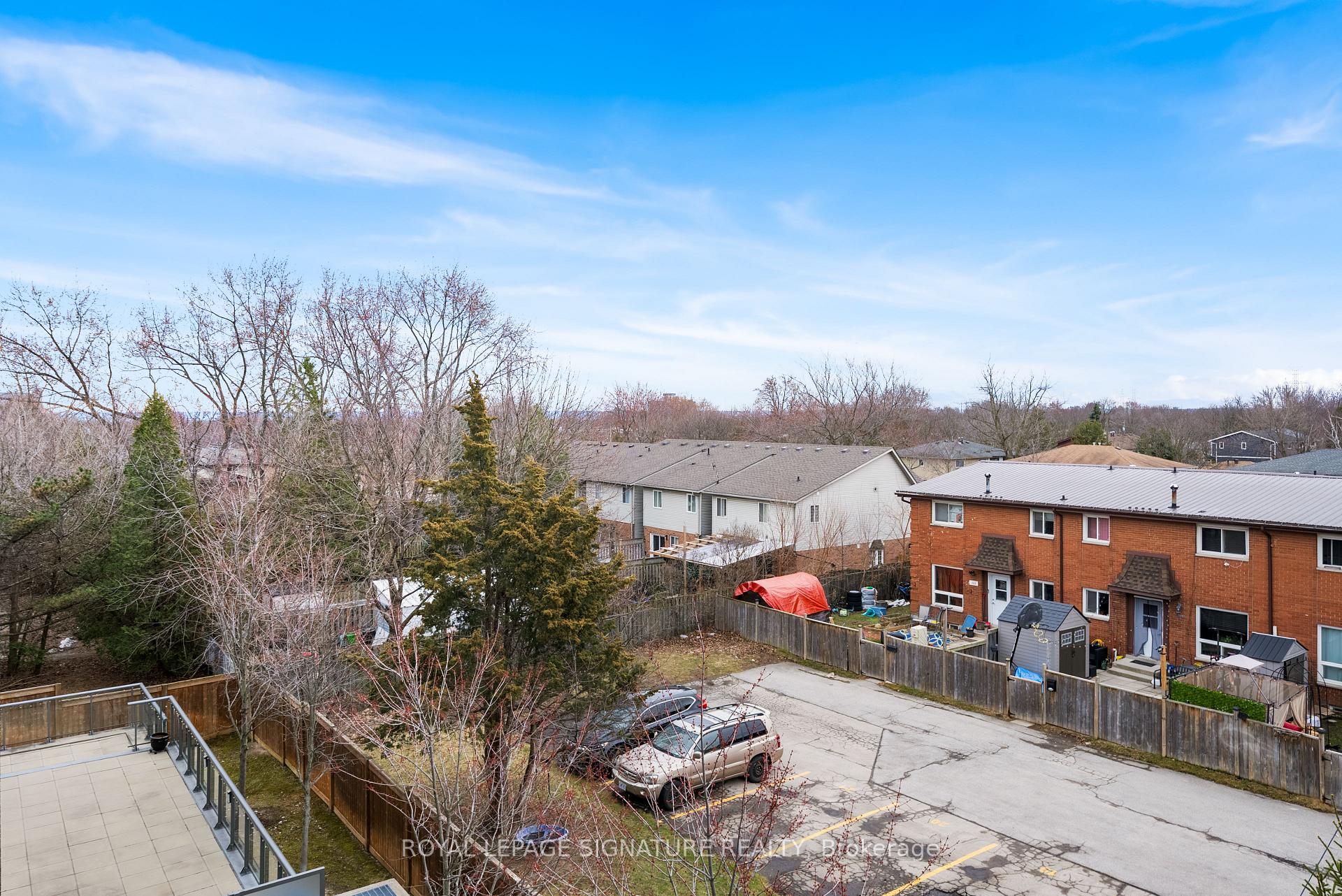 2 Bedrooms Condo at 1284 Guelph, Burlington For sale