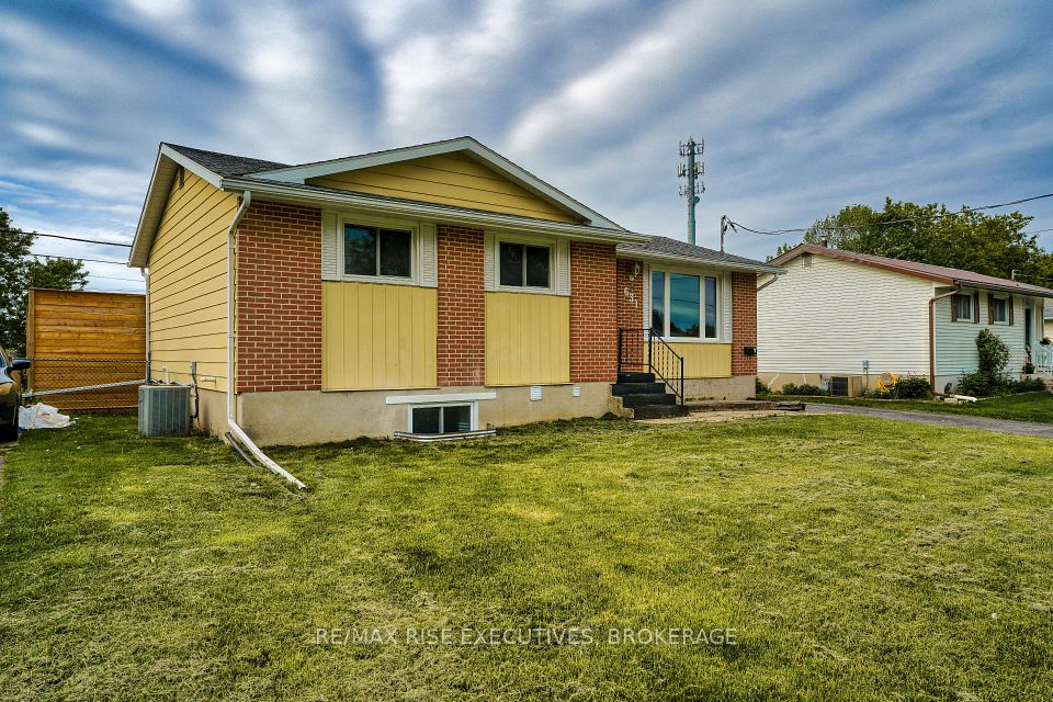 #1 - 631 AYLMER Crescent, Kingston, ON K7M 6K3