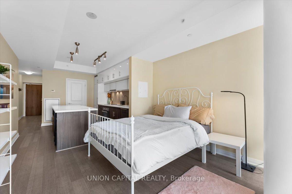 Condo at 8 Mercer, Toronto For sale