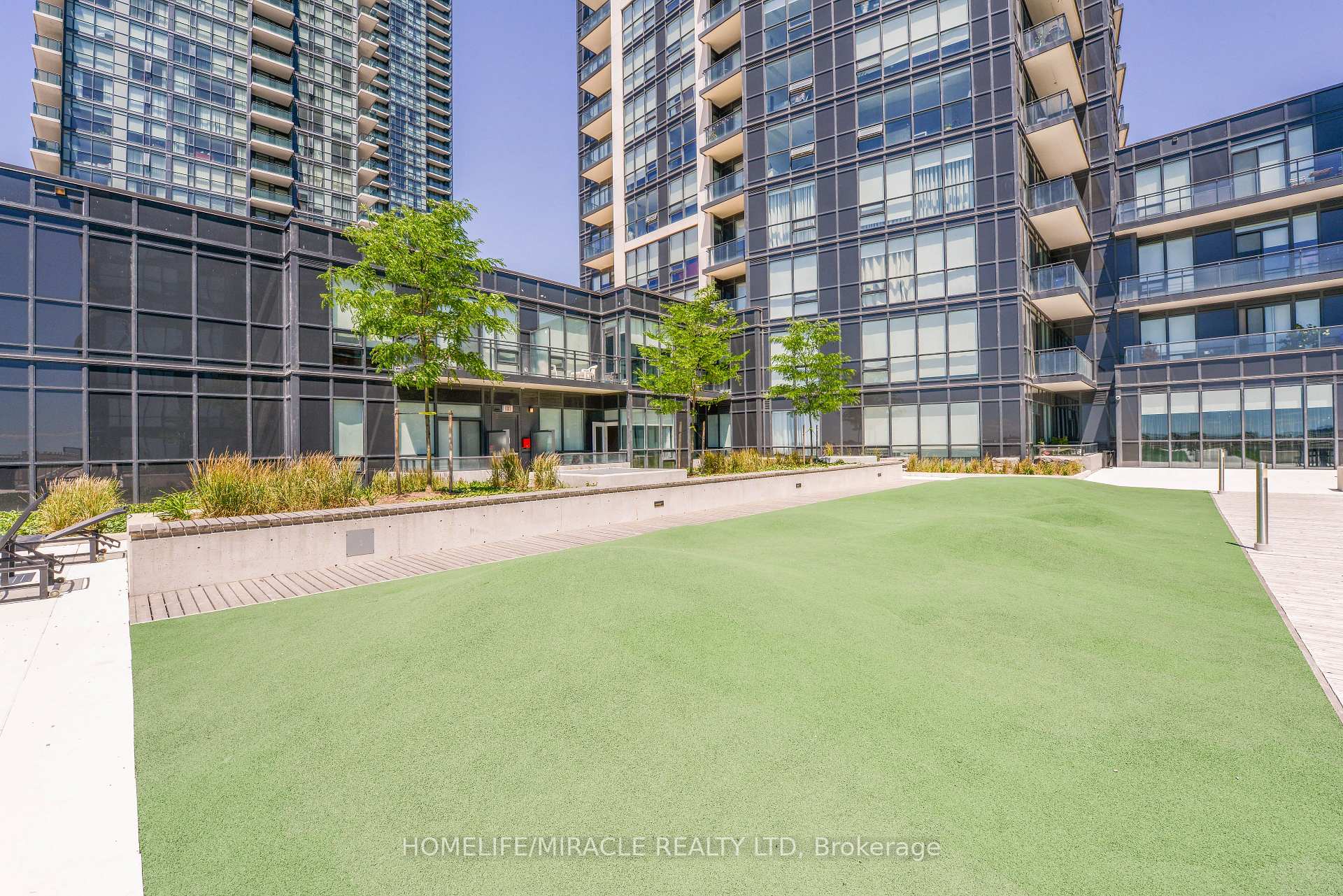 2 Bedrooms Condo at 4011 Brickstone,  Mississauga For sale