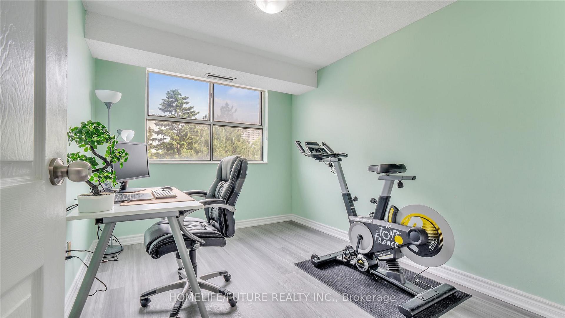2 Bedrooms Condo at 10 Stonehill, Toronto For sale