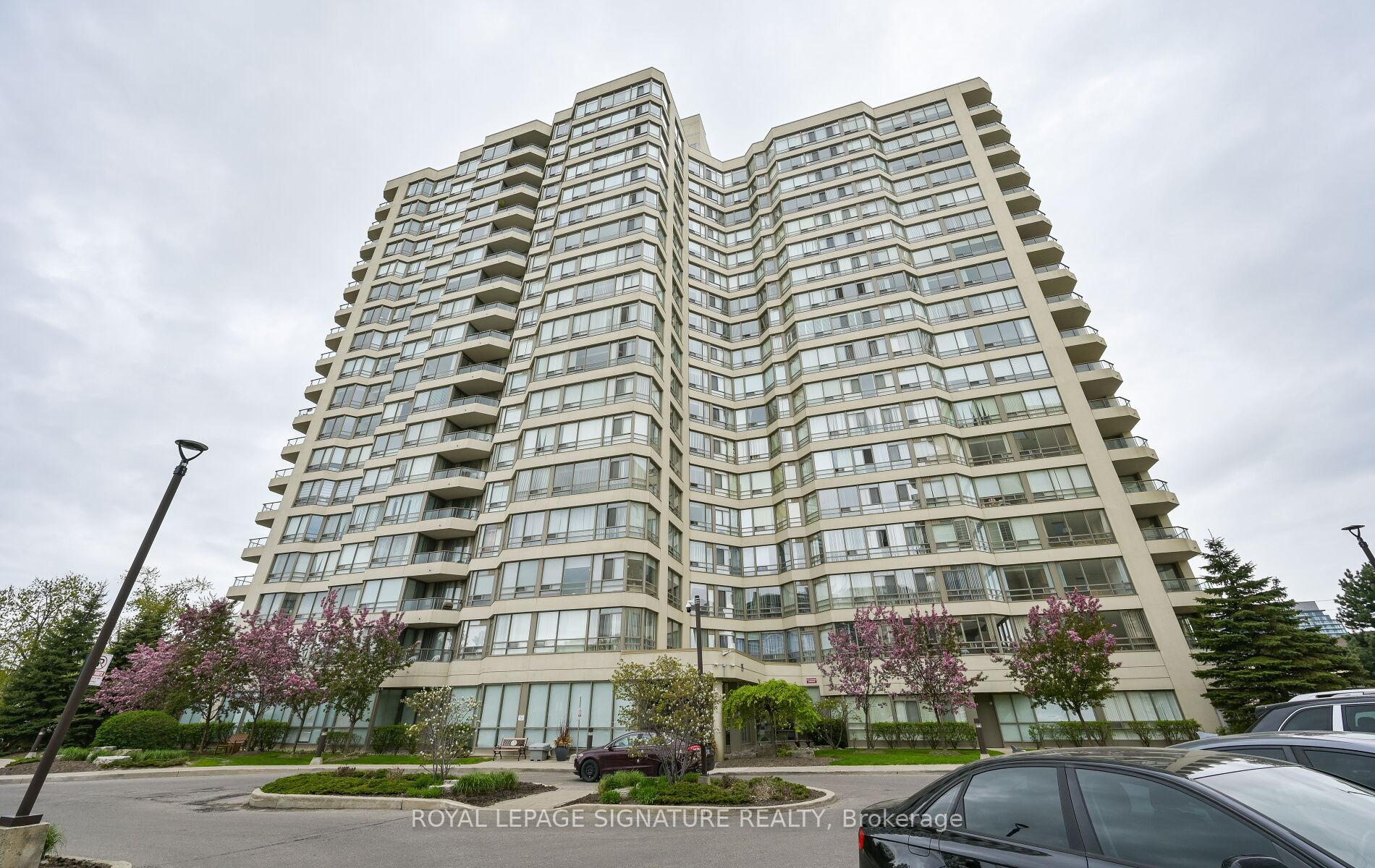 2 Bedrooms Condo at 75 King, Mississauga For sale
