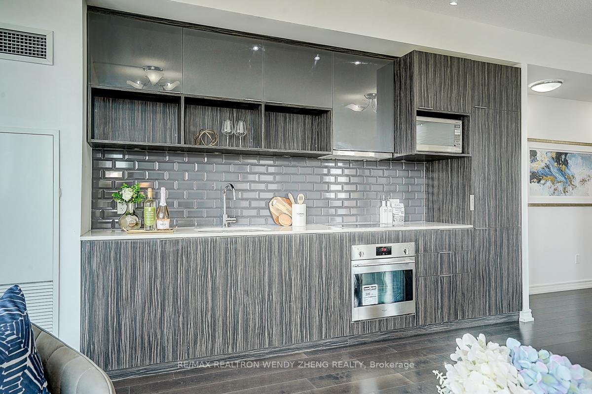 2 Bedrooms Condo at 52 Forest Manor, Toronto For sale