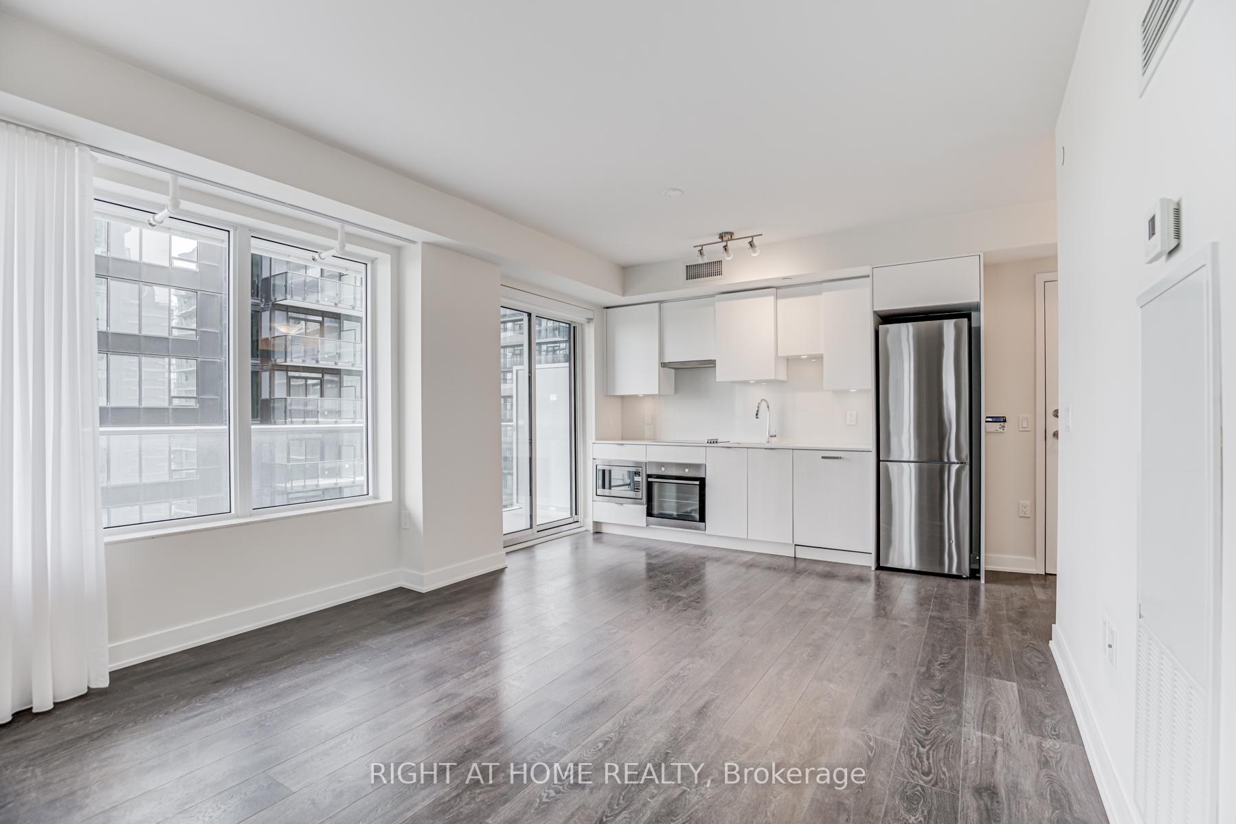 2 Bedrooms Condo at 99 Broadway, Toronto For sale