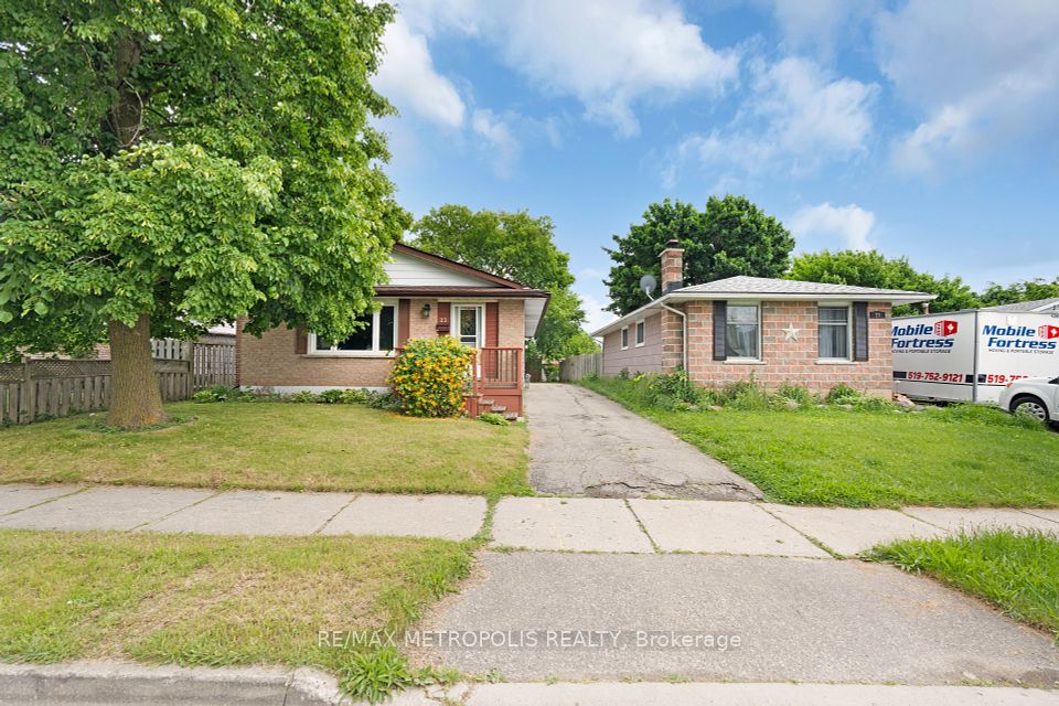 23 Silver Aspen Crescent