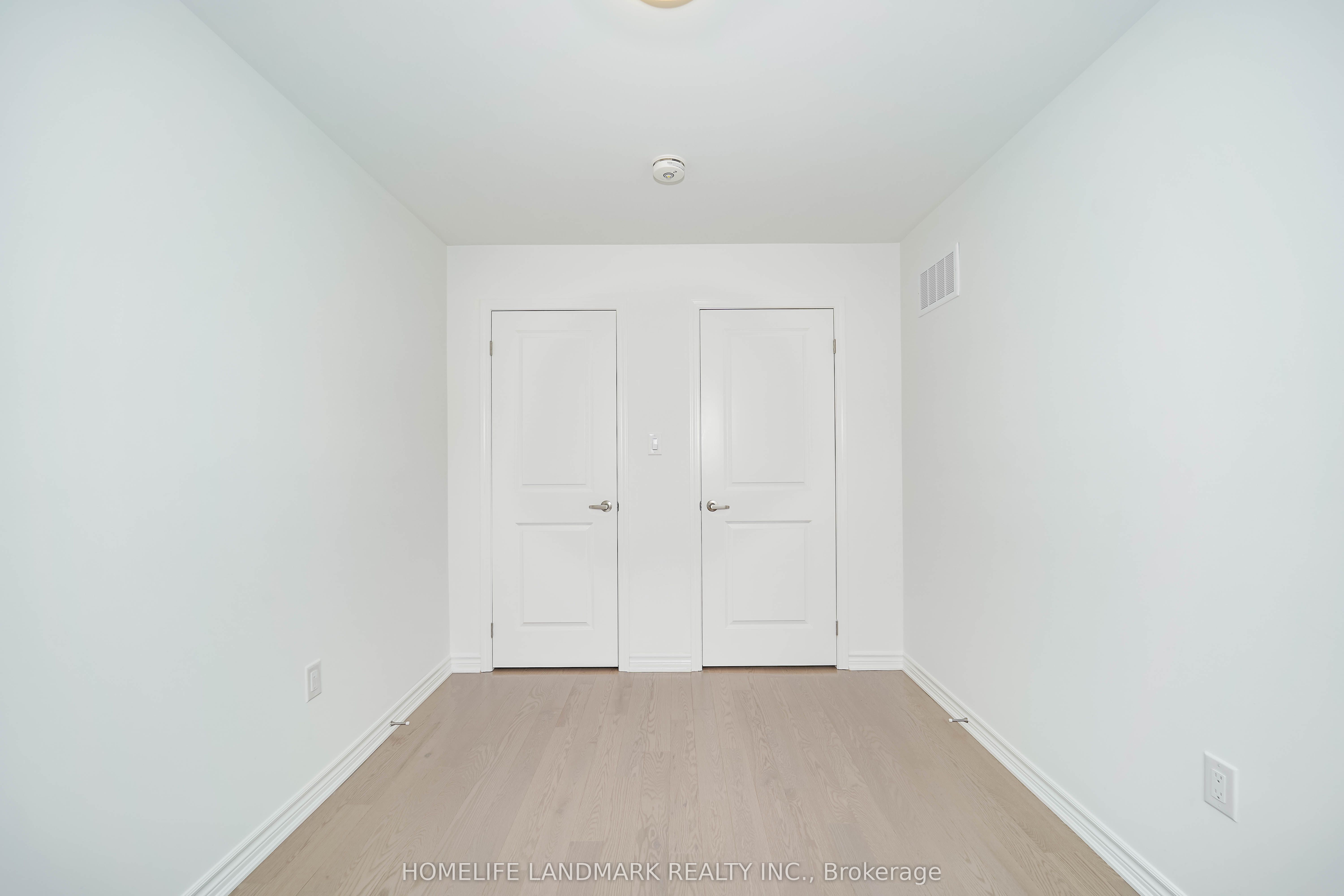 5 Wisla Avenue