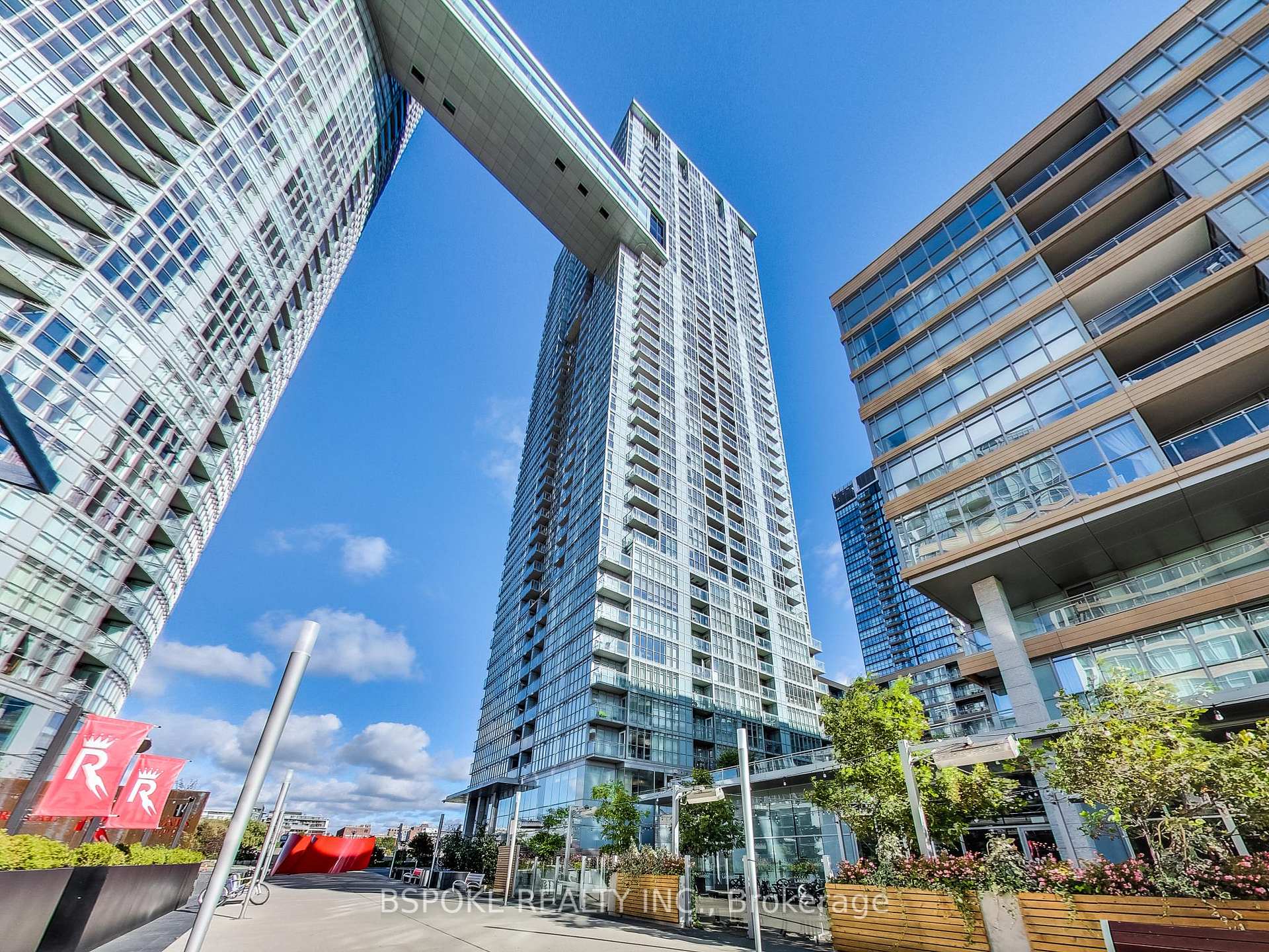 2 Bedrooms Condo at 15 Iceboat, Toronto For sale