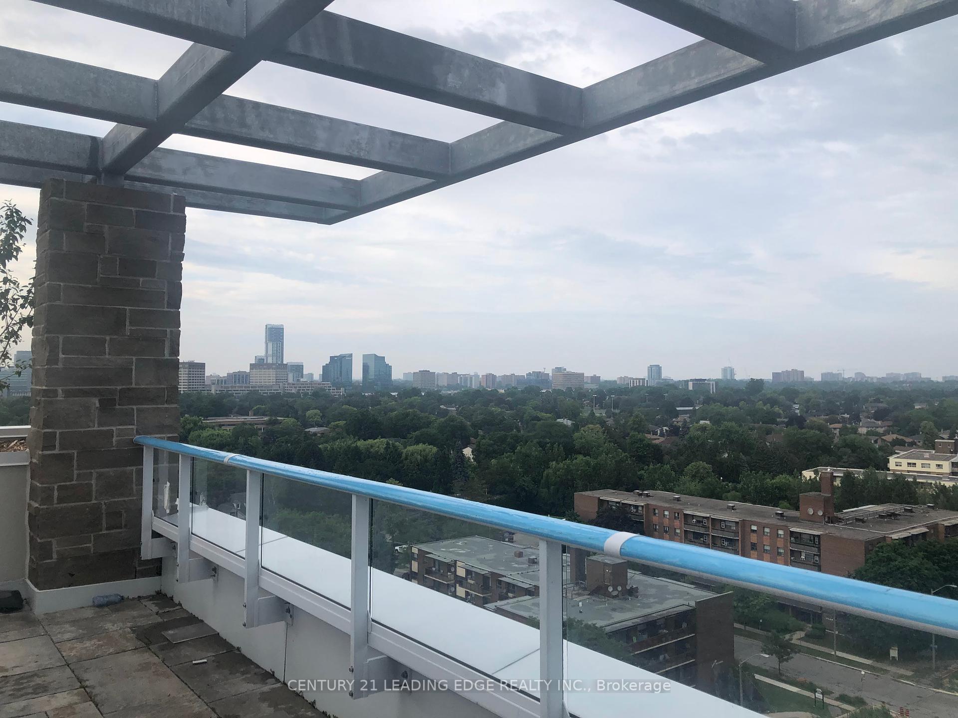2 Bedrooms Condo at 10 Deerlick,  Toronto For sale