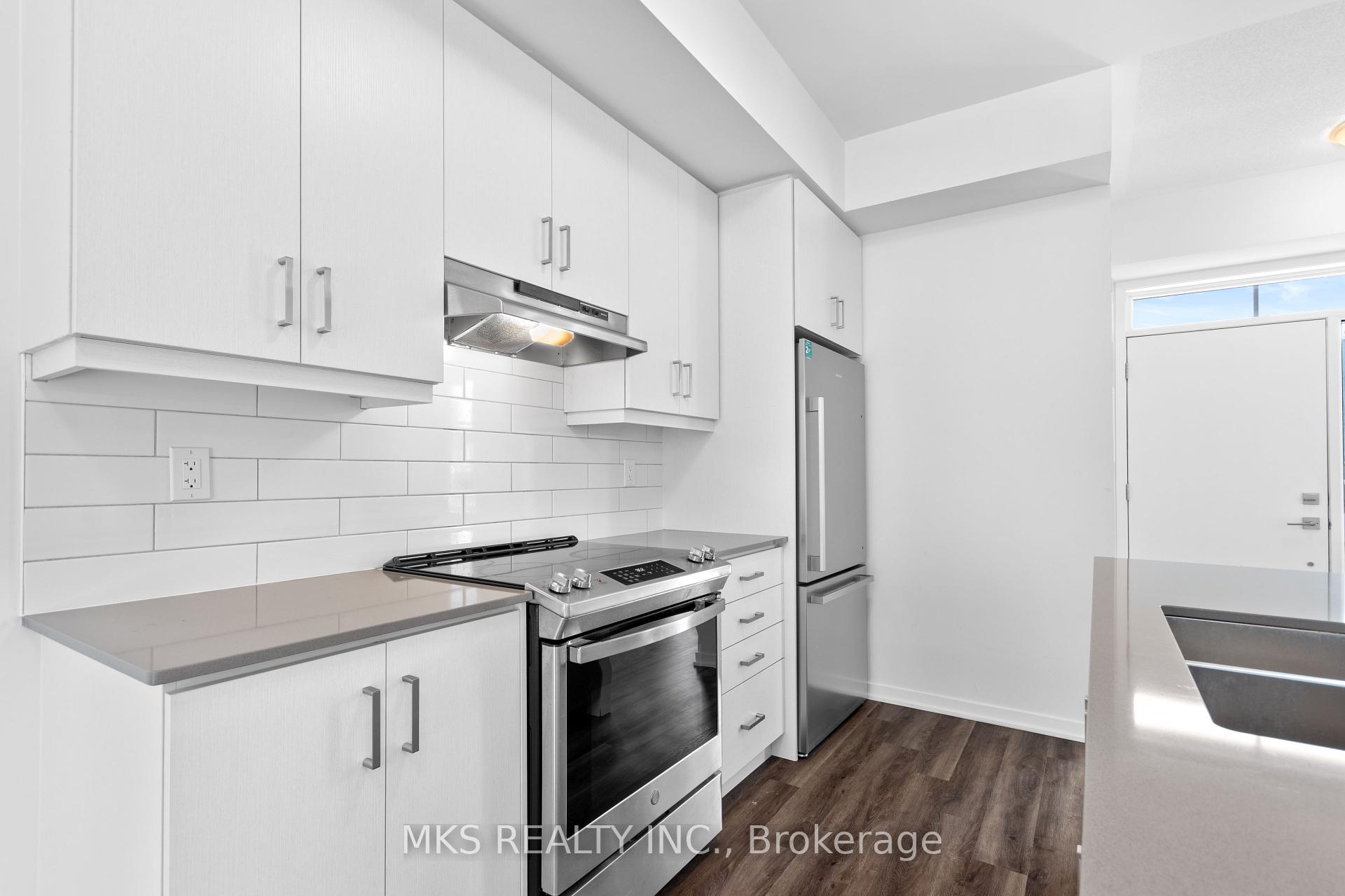 3 Bedrooms Condo at 23 Mable Smith,  Vaughan For sale