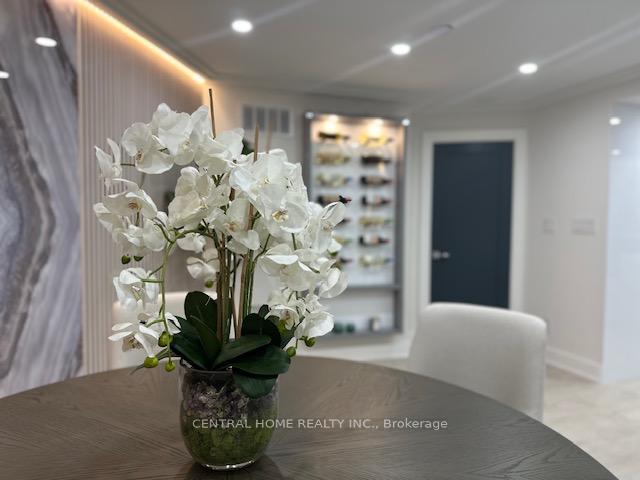 2 Bedrooms Condo at 85 Skymark,  Toronto For sale