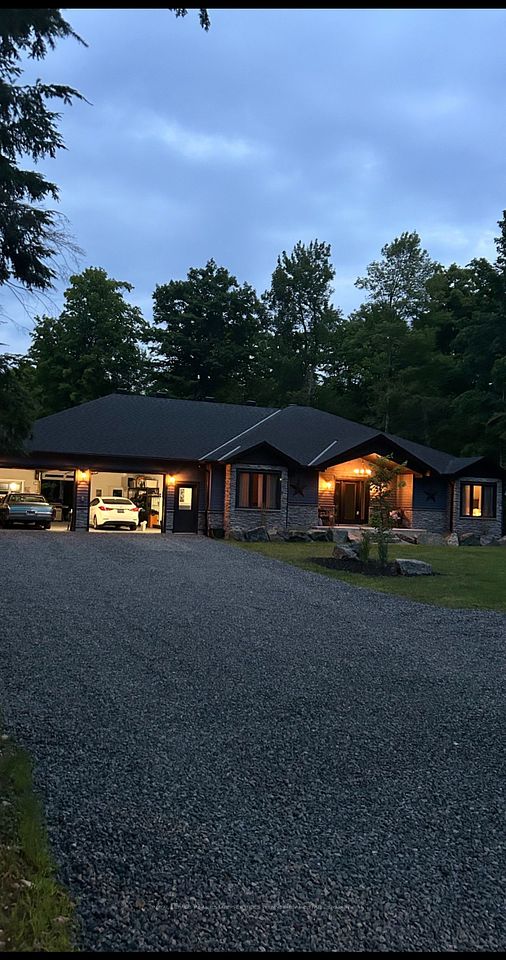 1068 Xavier Street, Gravenhurst, ON P0E 1G0