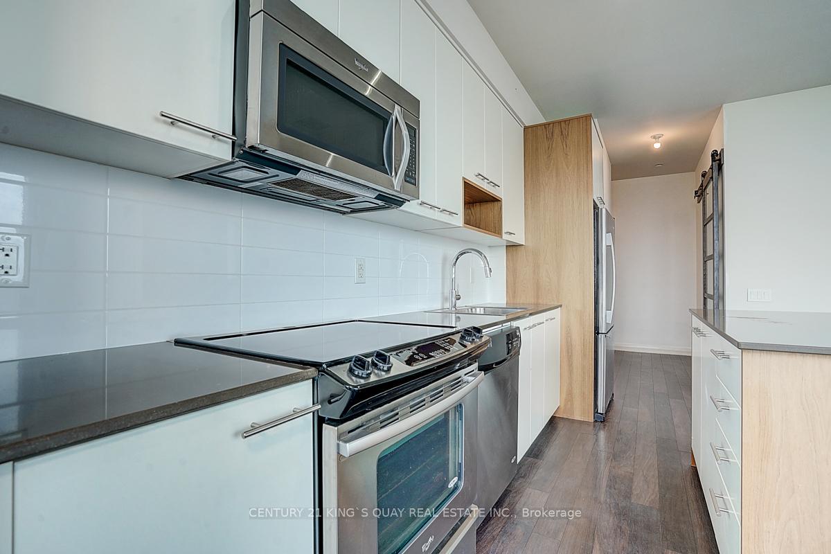 2 Bedrooms Condo at 5 Valhalla Inn, Toronto For sale