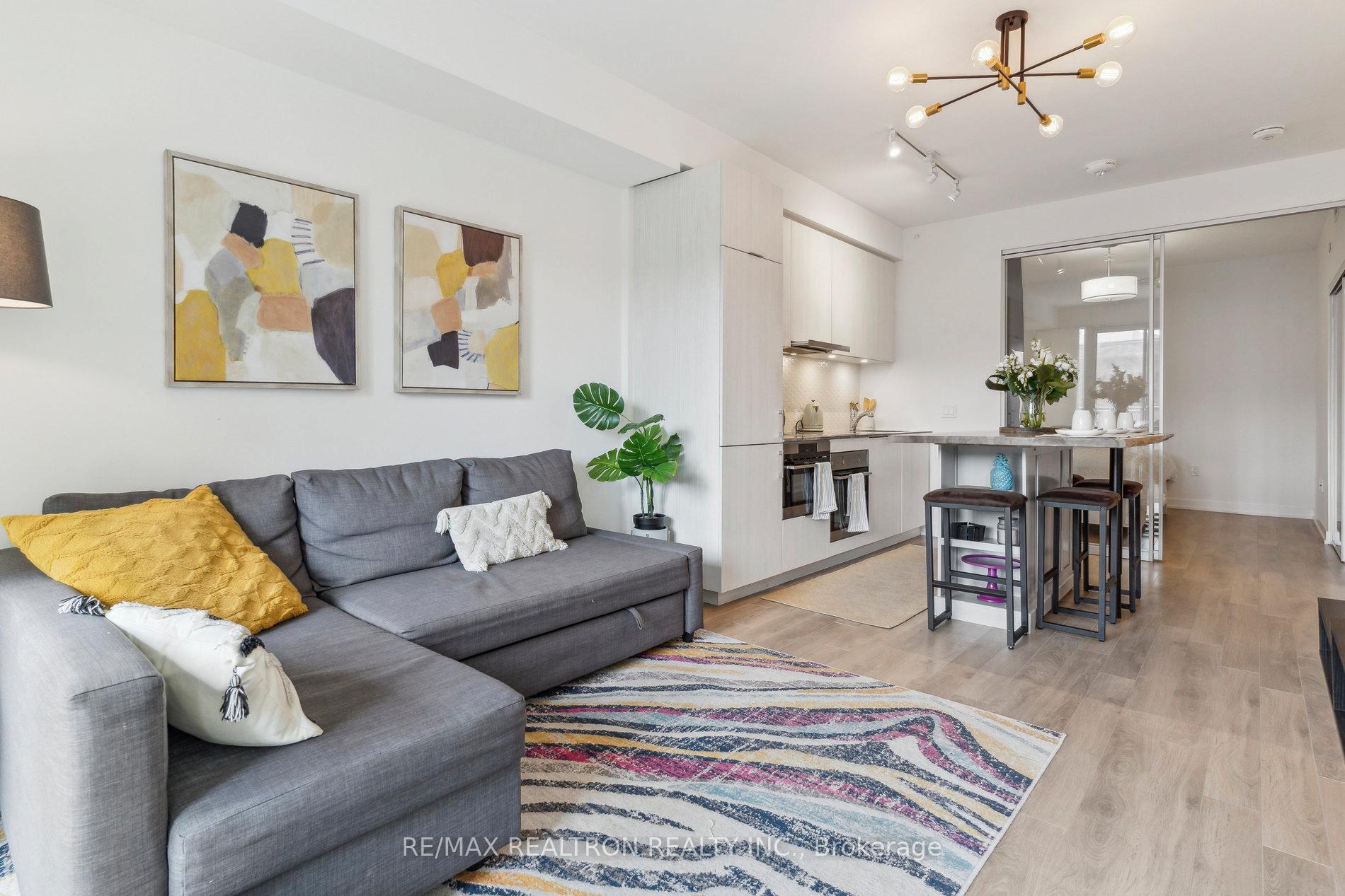 2 Bedrooms Condo at 158 Front, Toronto For sale