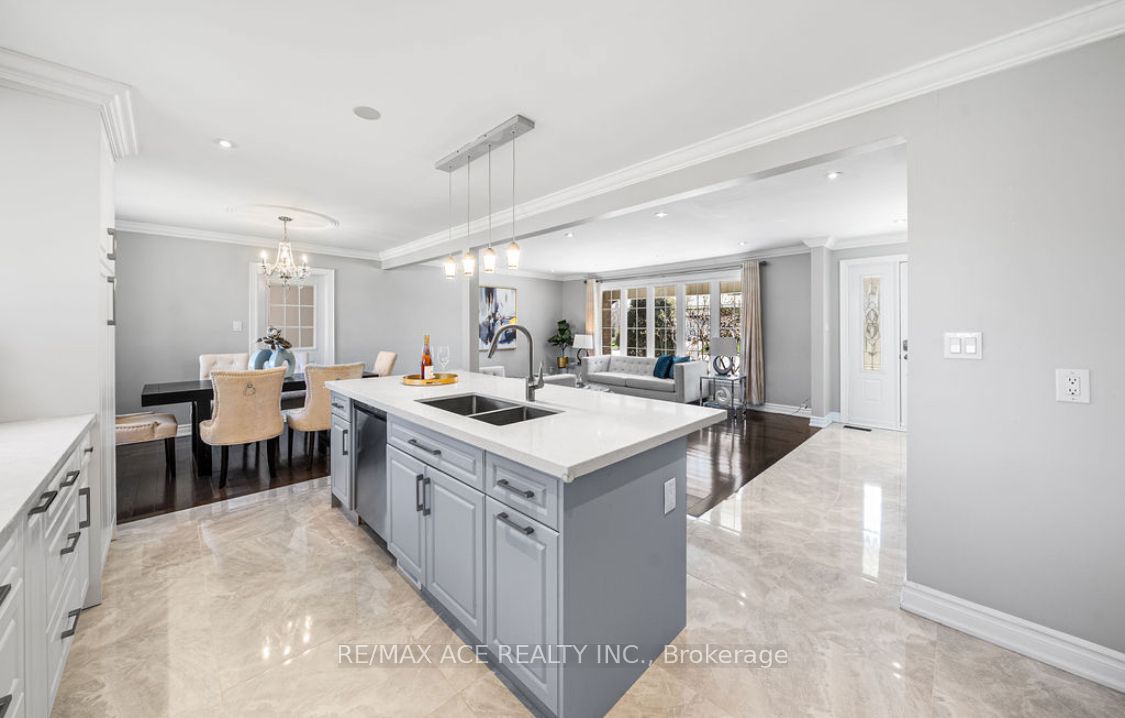 6 Oldborough Circle