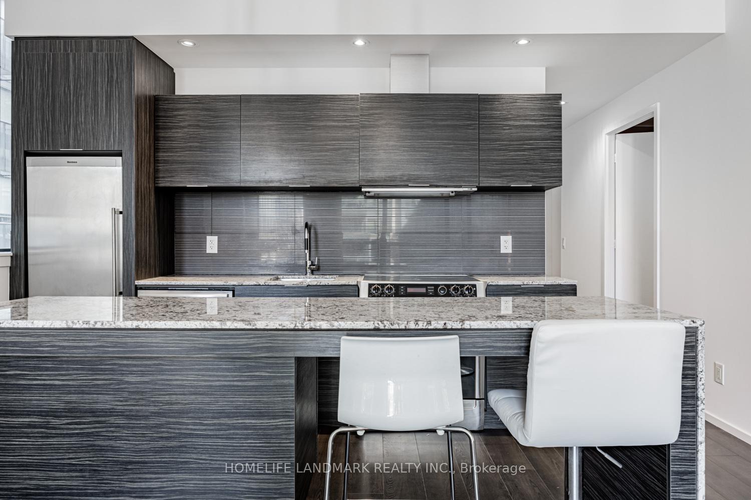 2 Bedrooms Condo at 8 Charlotte,  Toronto For sale