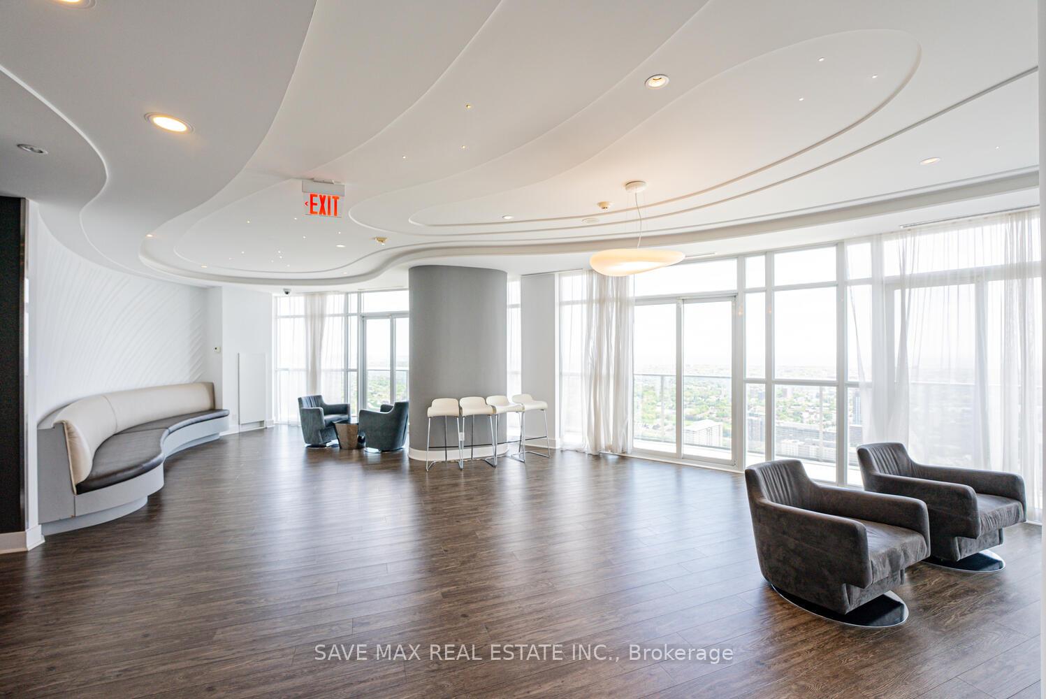 2 Bedrooms Condo at 60 Absolute, Mississauga For sale