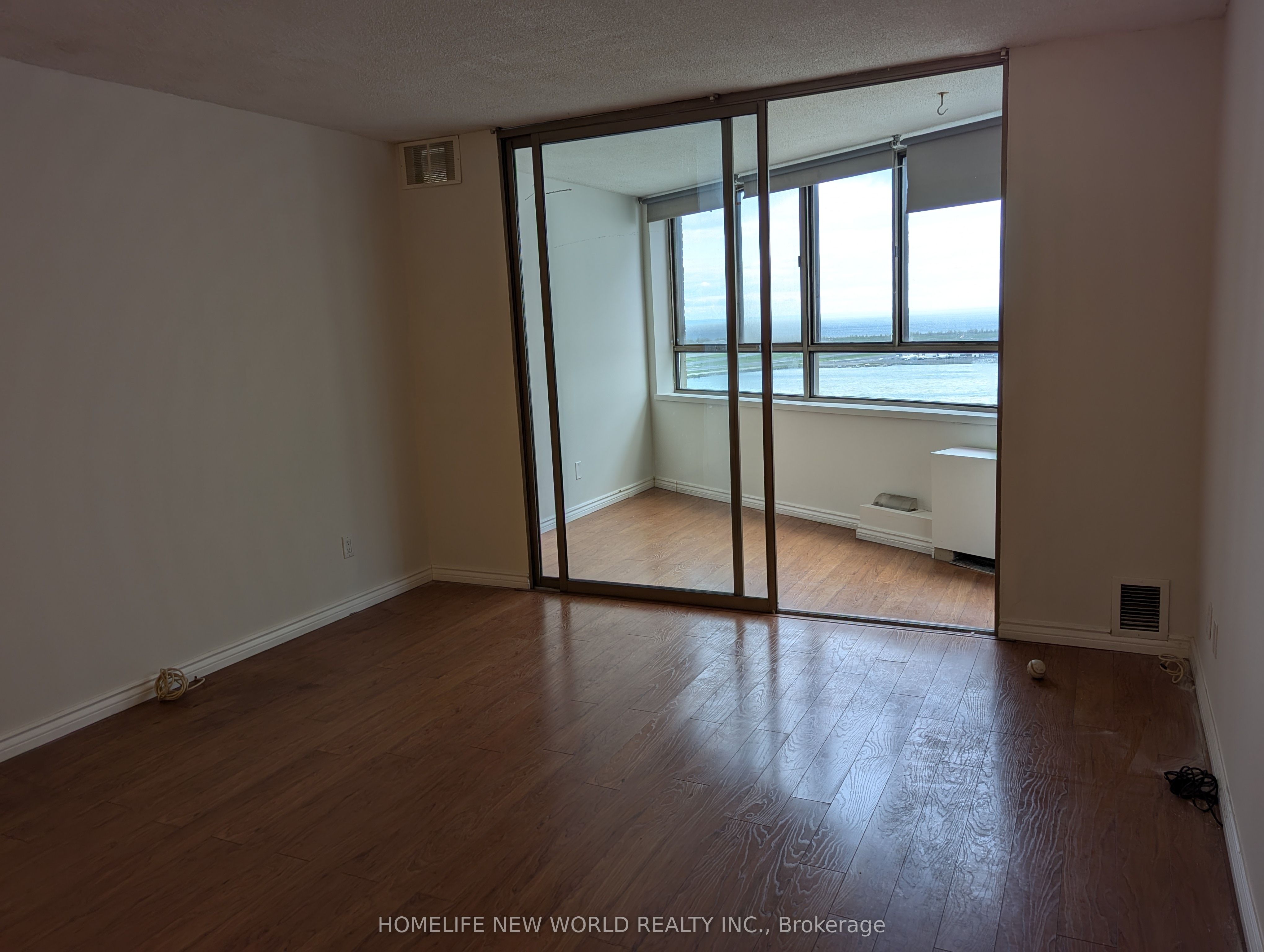 260 Queens Quay W, #2103