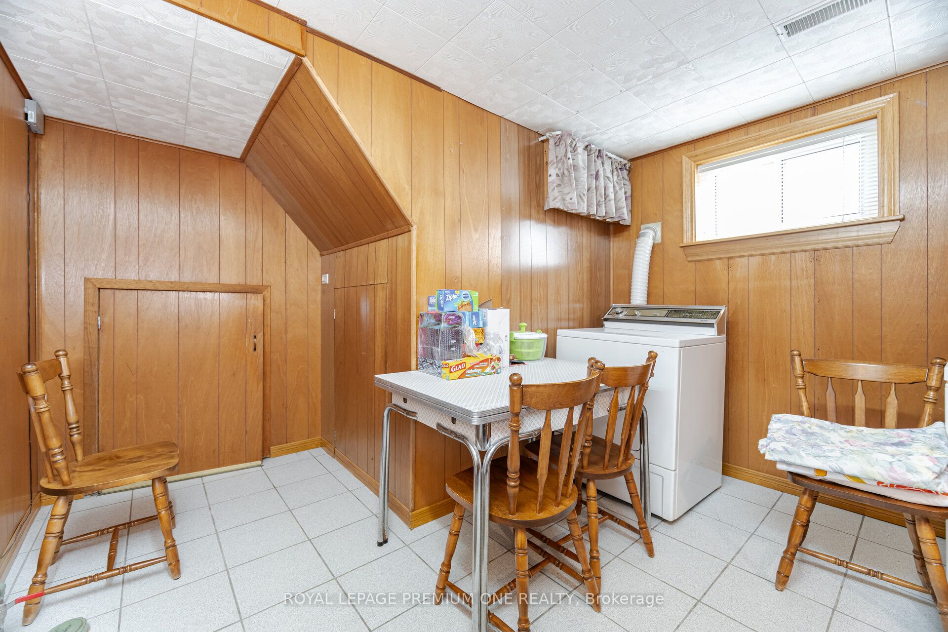128 Hullmar Drive