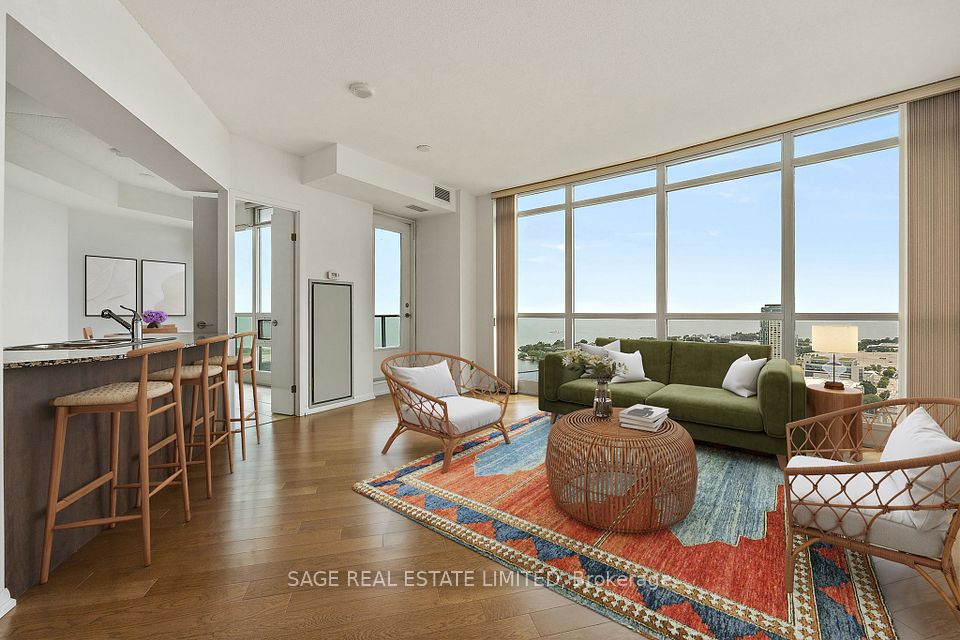 215 Fort York Boulevard