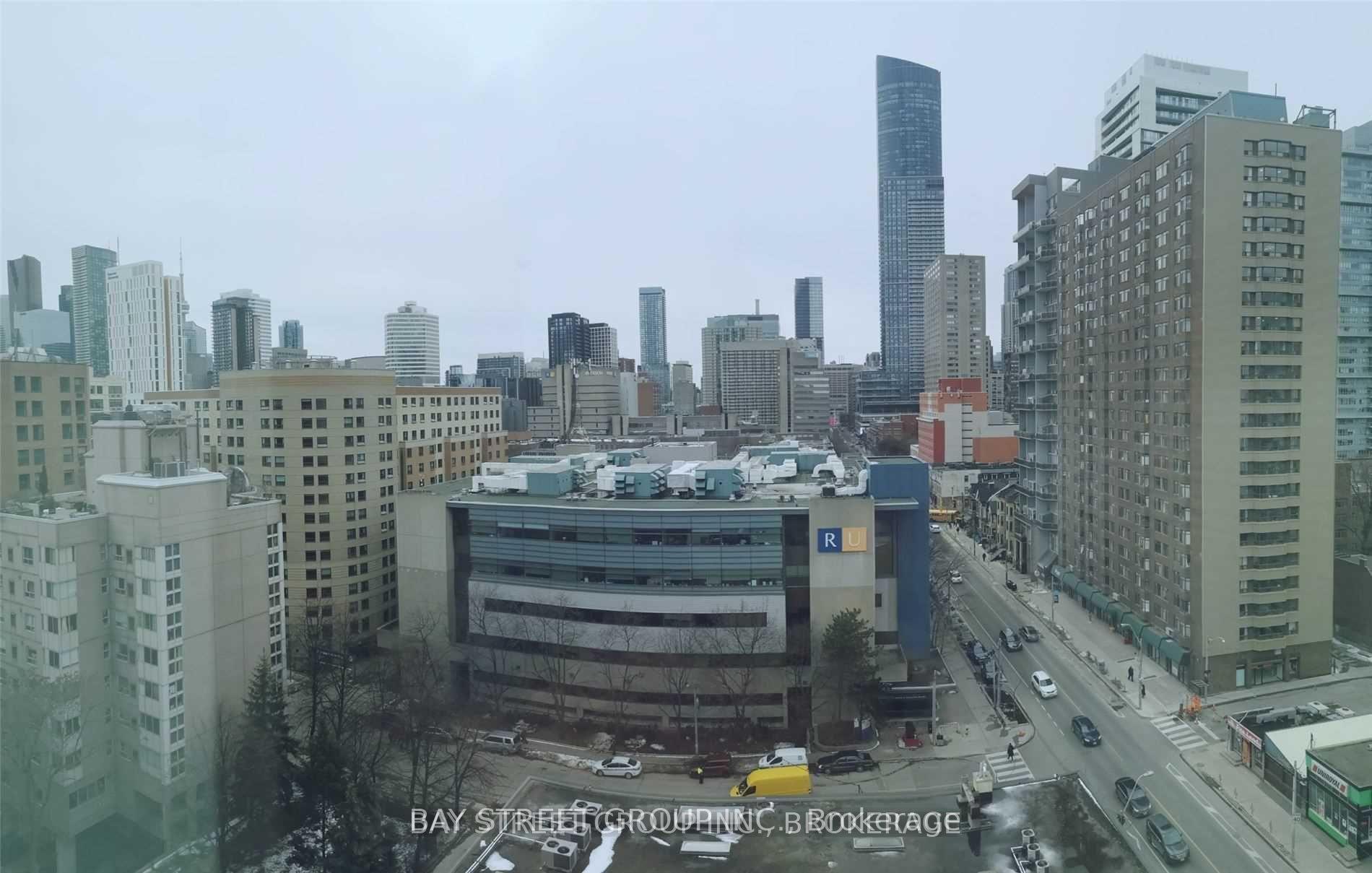 2 Bedrooms Condo at 117 Gerrard,  Toronto For sale