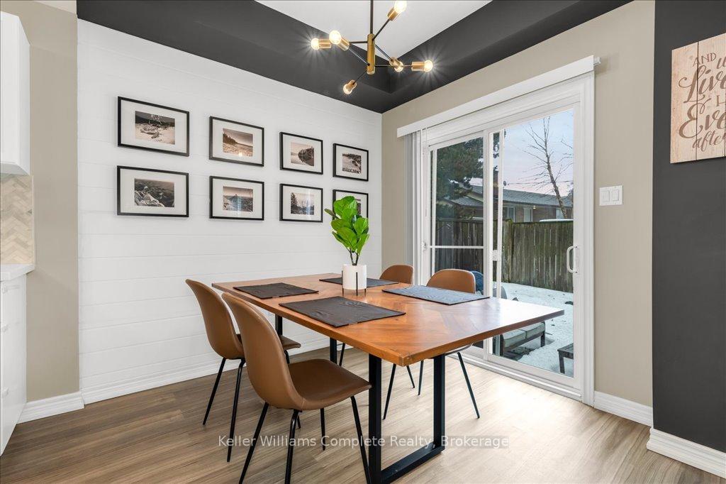 3 Bedrooms Condo at 6 Liddycoat,  Hamilton For sale