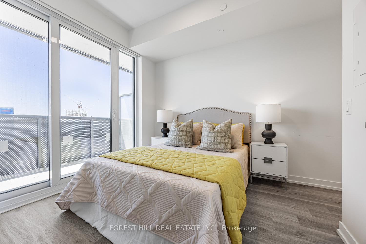 3 Bedrooms Condo at 55 Cooper, Toronto For sale