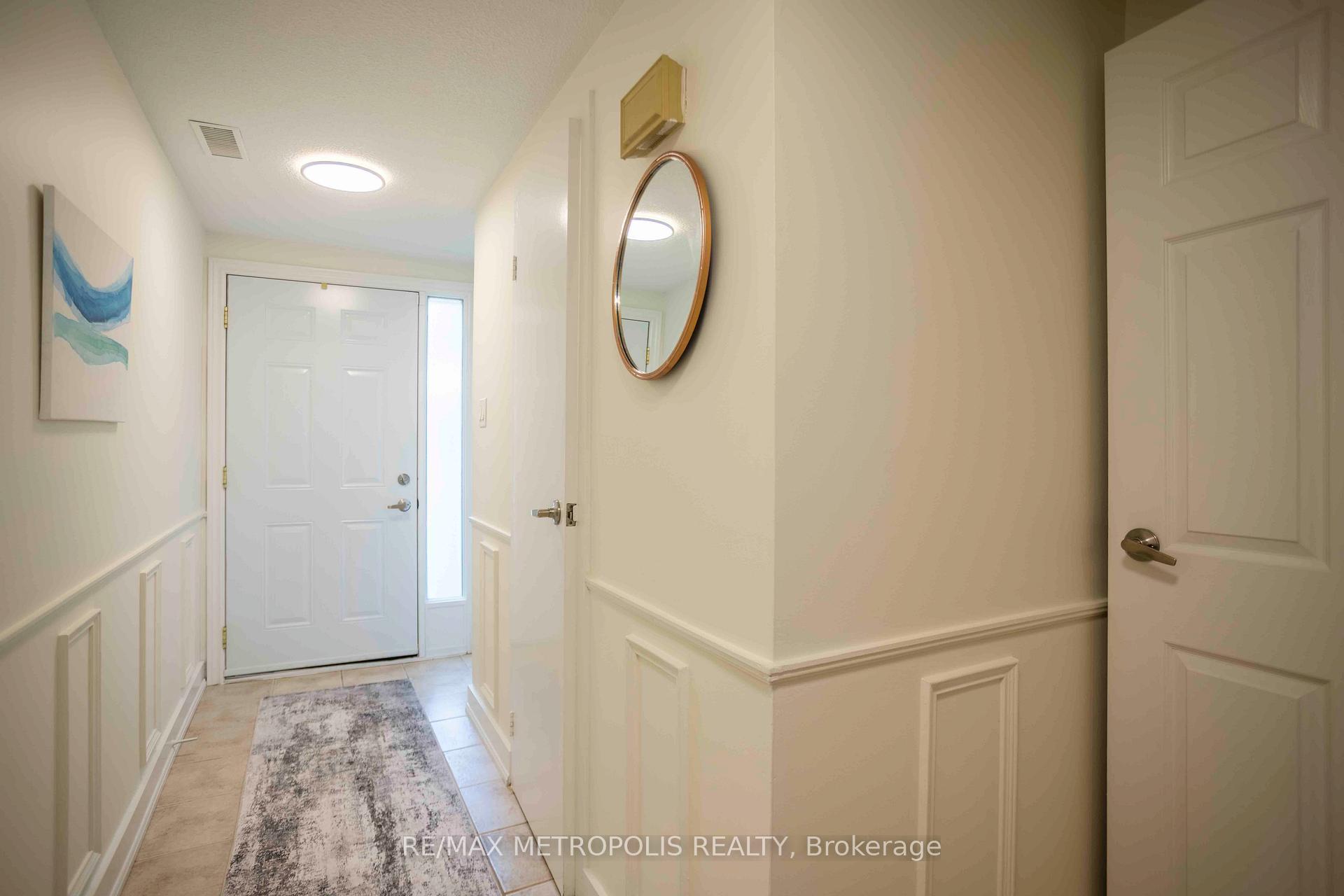 3 Bedrooms Condo at 11 Harrisford, Hamilton For sale