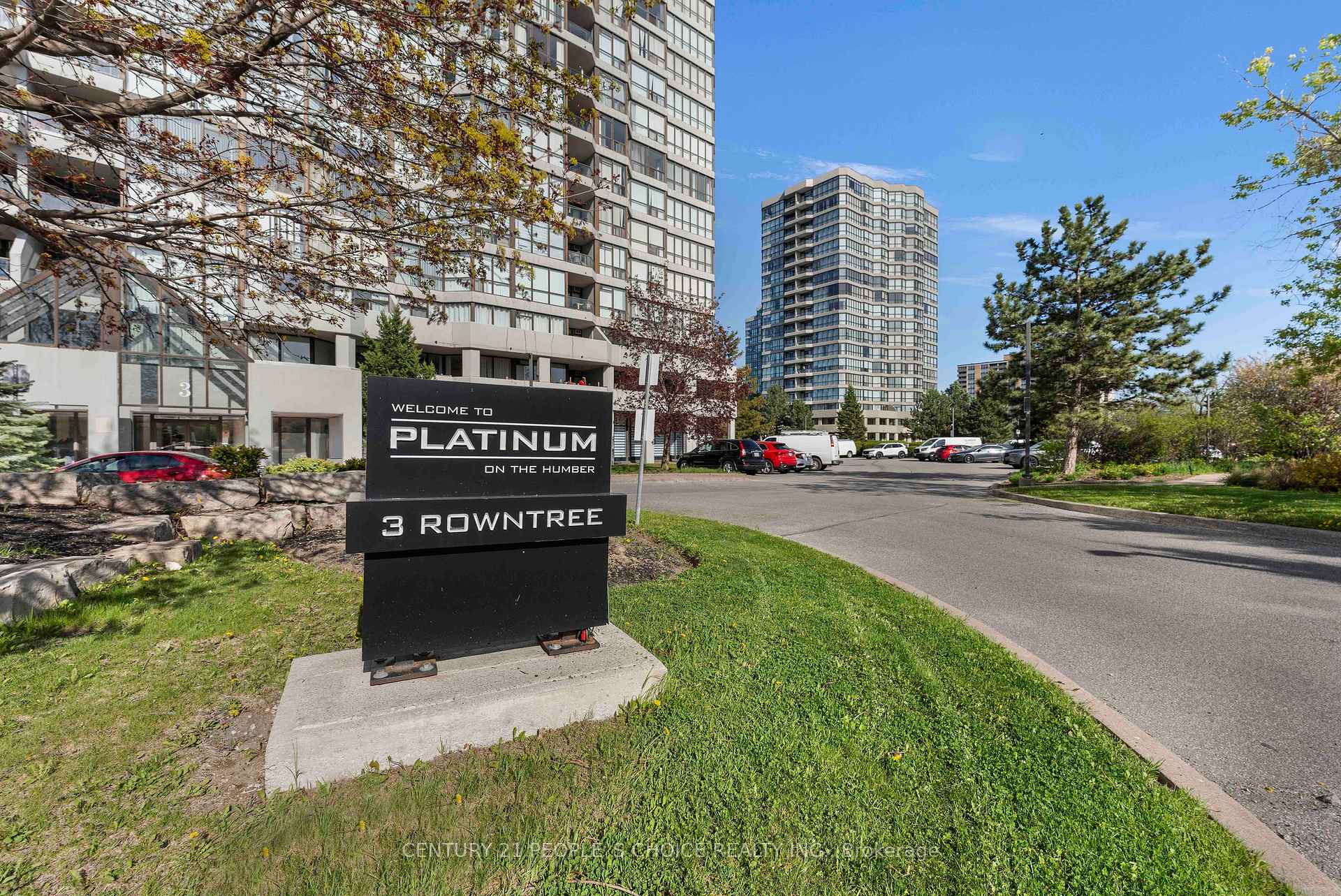 2 Bedrooms Condo at 3 Rowntree, Toronto For sale